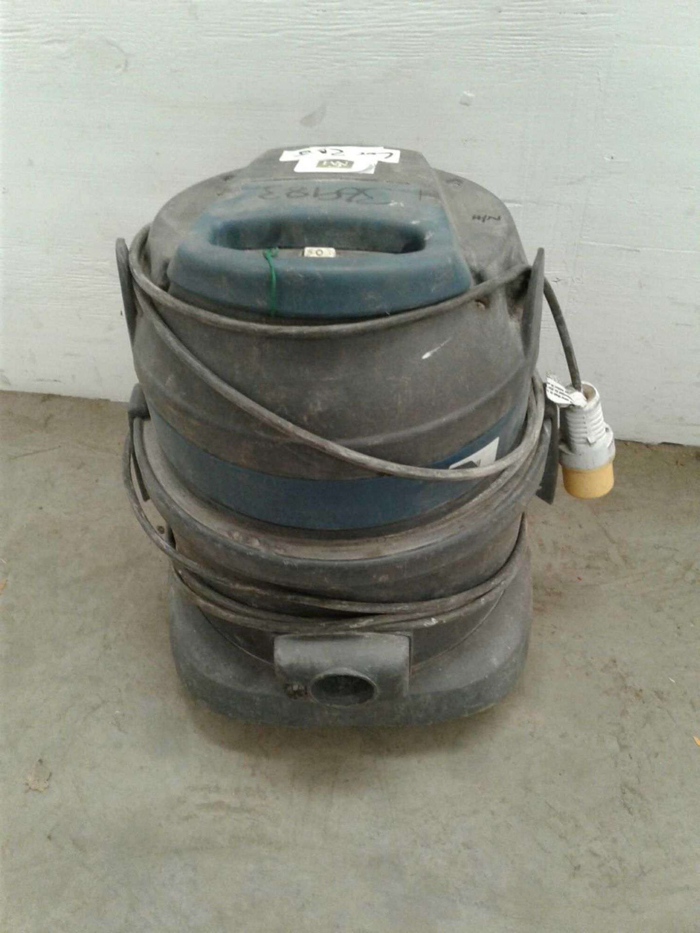 Vegas vacuum cleaner 110 b - Image 2 of 2