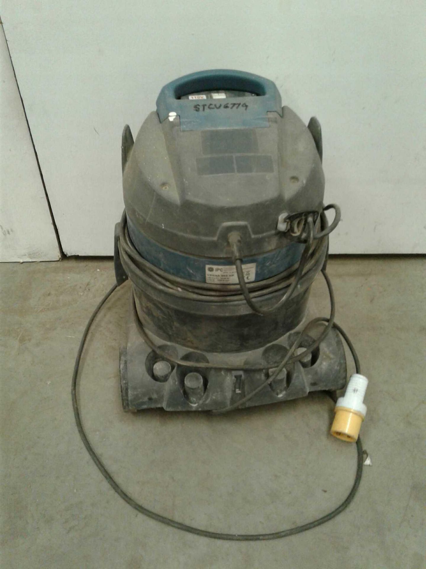 Vegas vacuum cleaner 110 V - Image 2 of 2