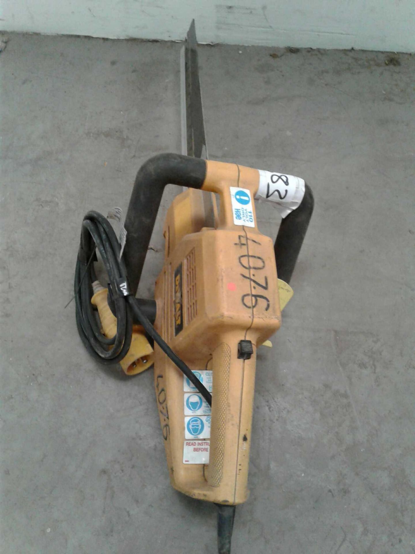 DeWalt wood saw 110 V