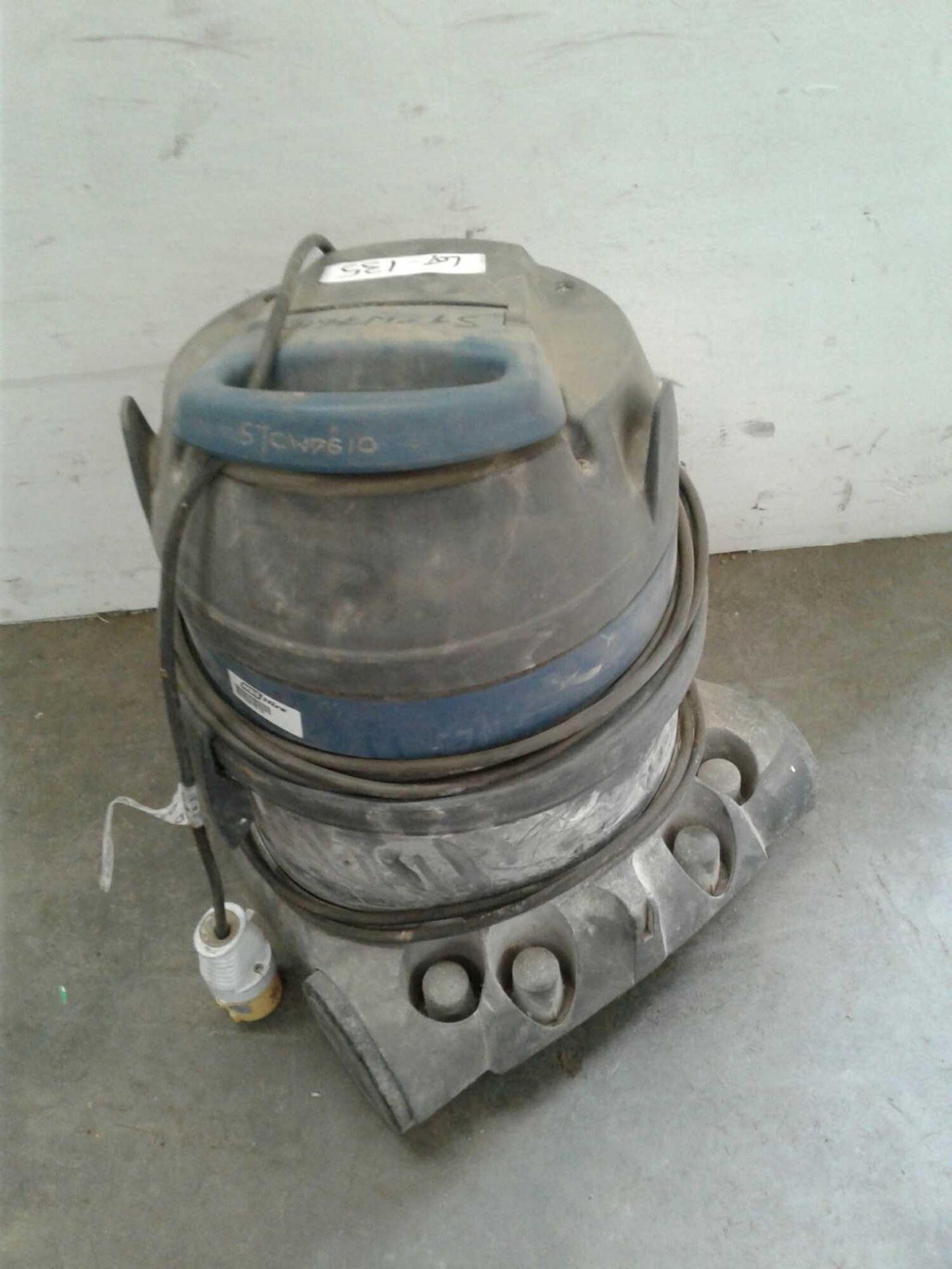 biggest vacuum cleaner 110 V - Image 2 of 2