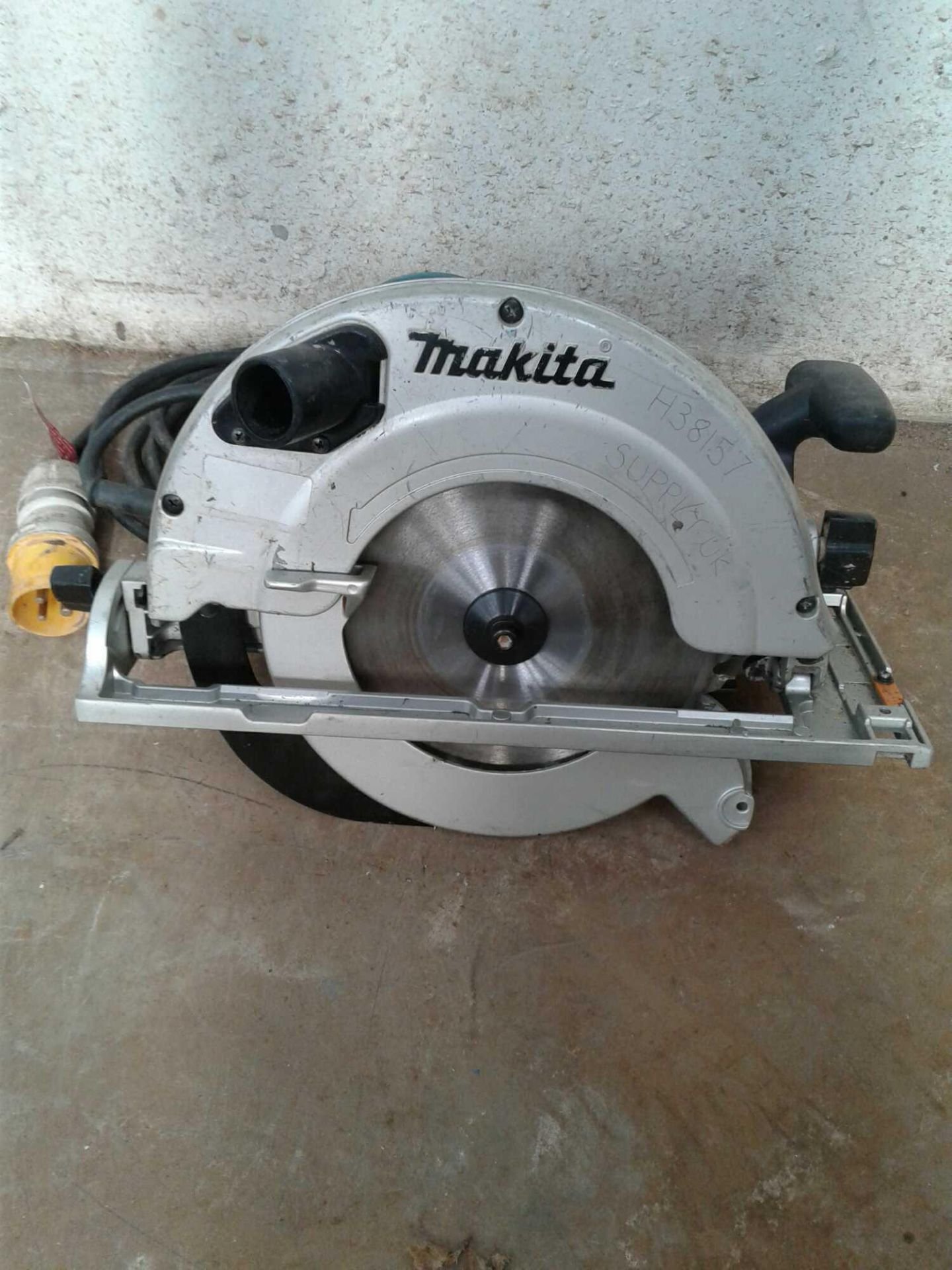 Makita circular saw 110 V