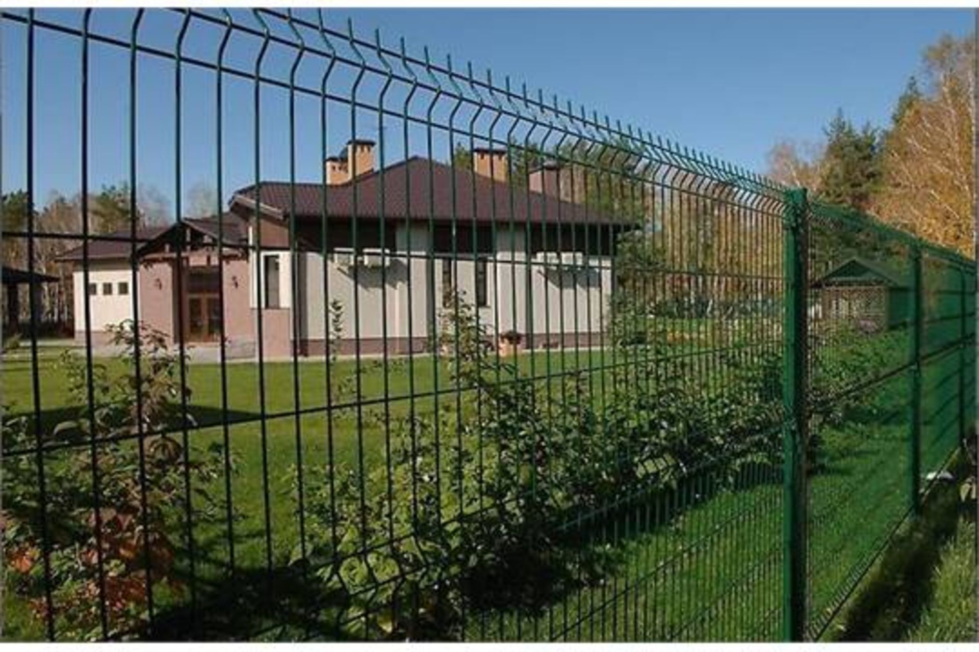 50 x Meters in 2.1h x 2.5w sections of New V BEAM Heavy Duty Security Fencing C/W 60X60 Posts/Fixing