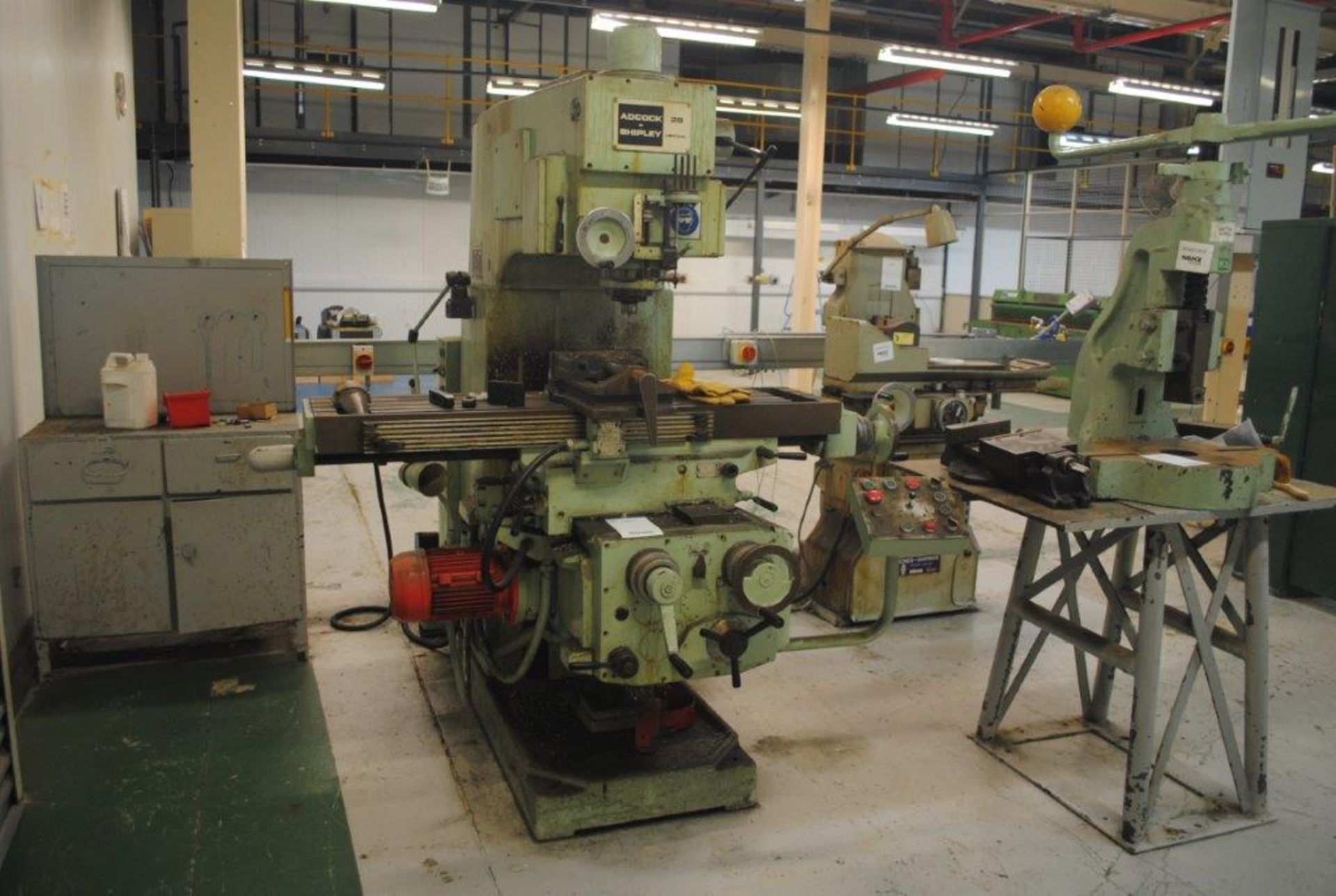 ADCOCK & SHIPLEY Vertical Milling Machine