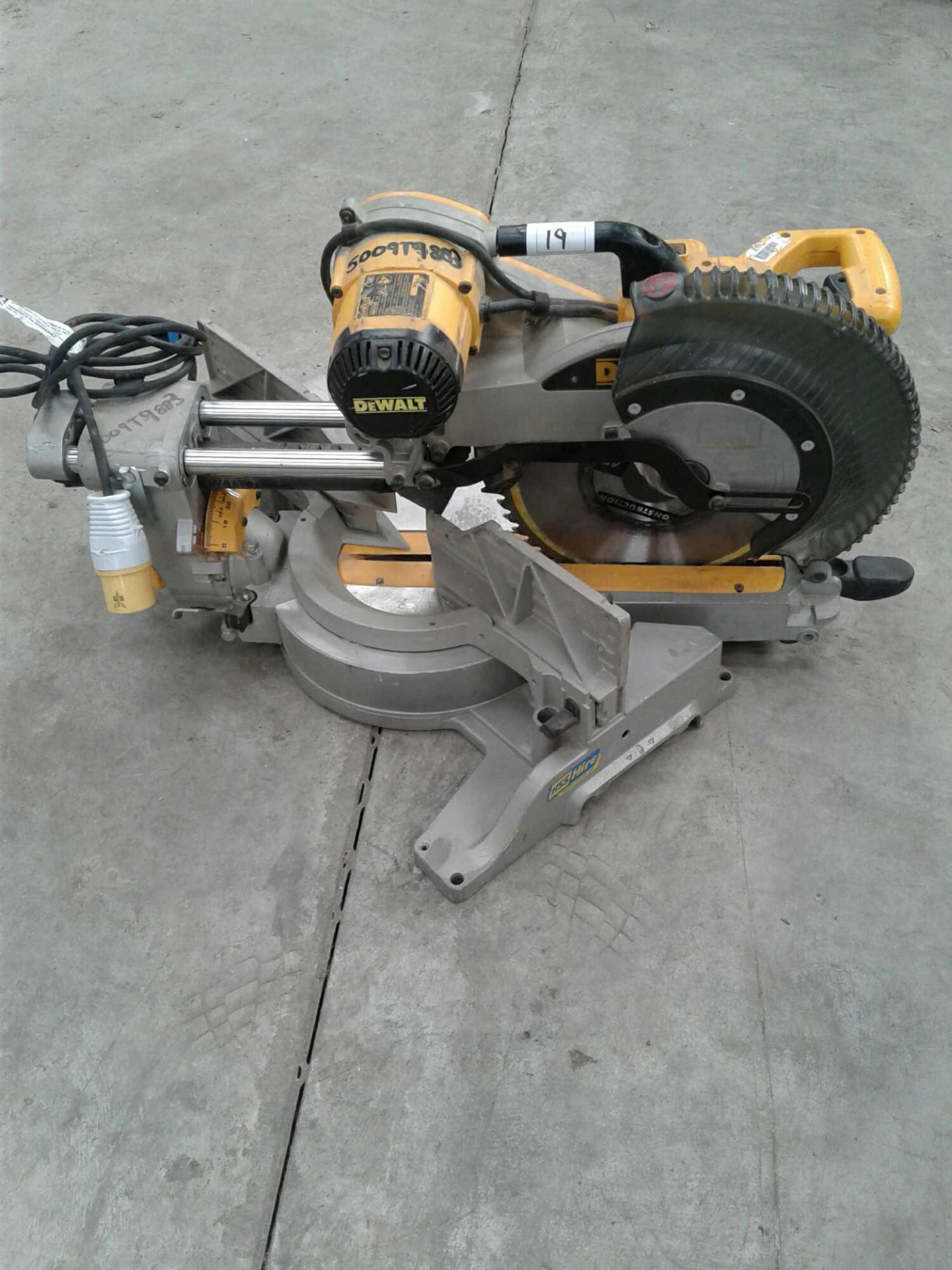 DeWalt mitre saw 110v