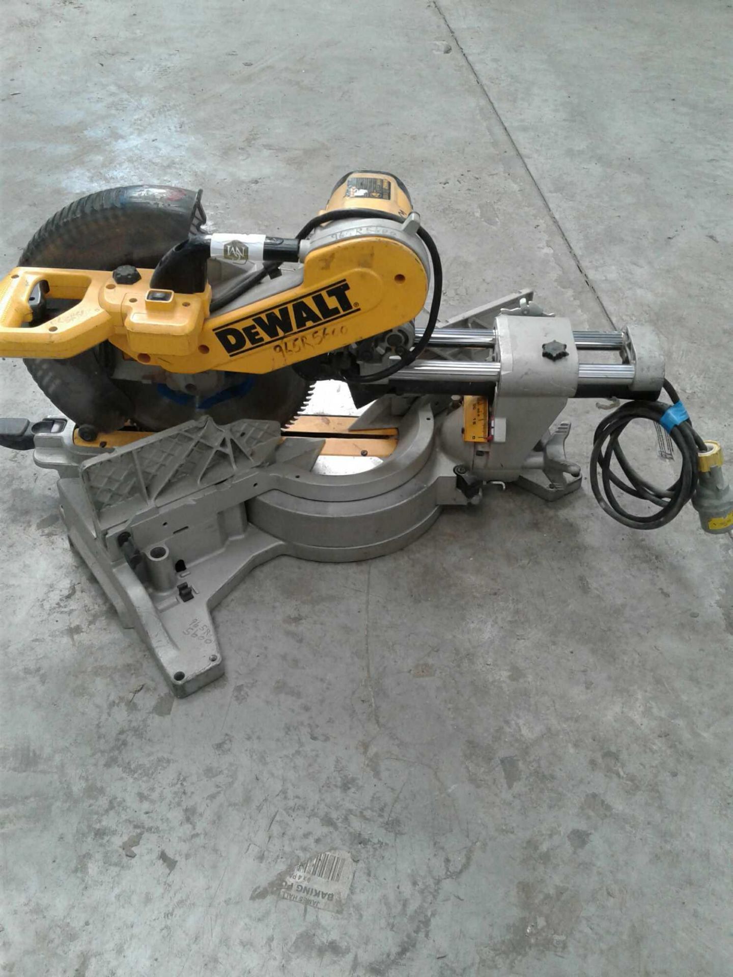 DeWalt Mitre chop saw 110 V - Image 2 of 2