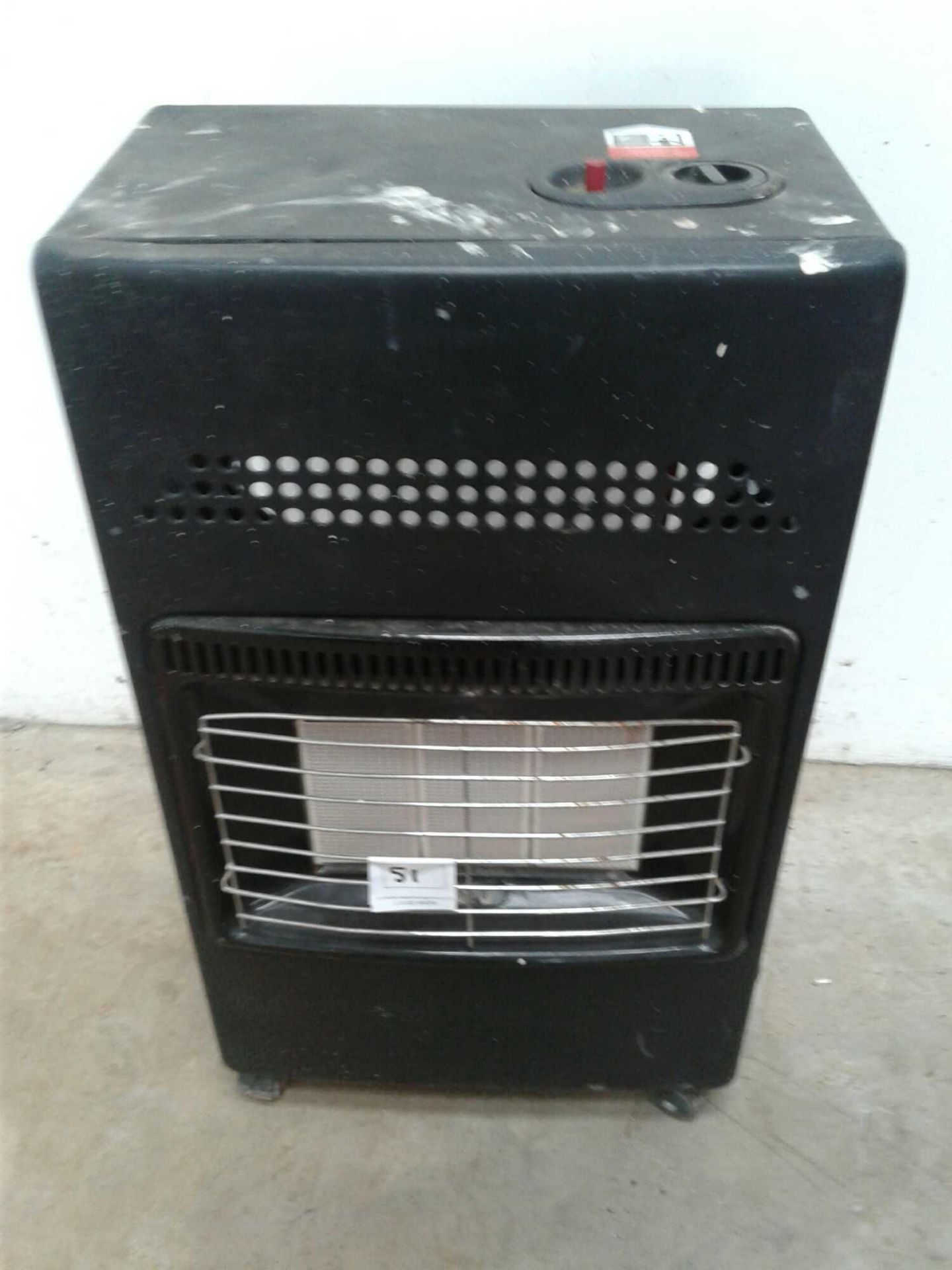 Gas cabinet heater