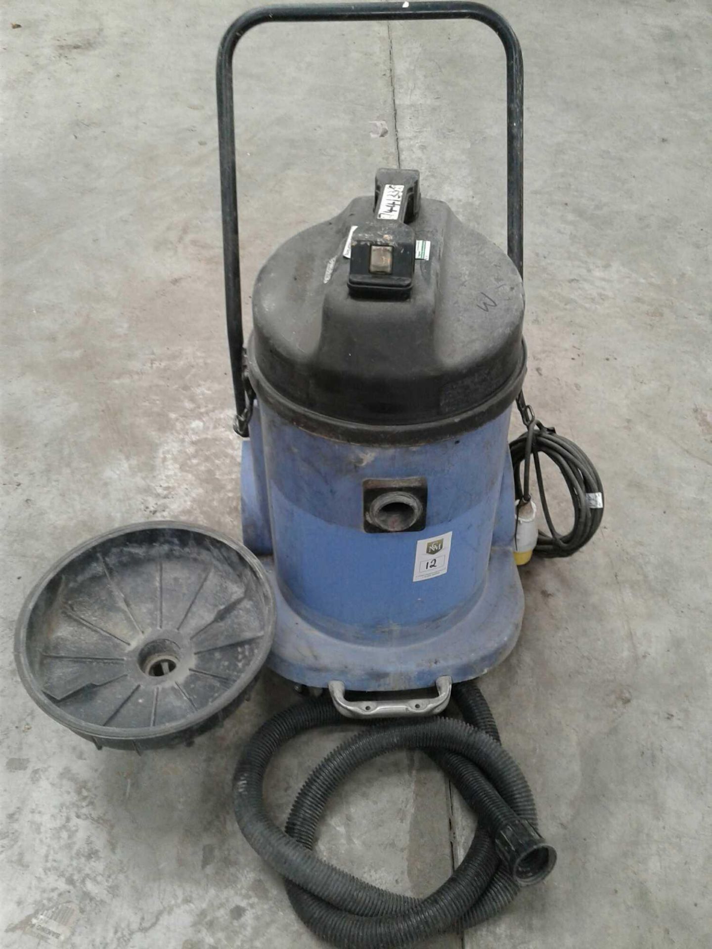 Numatic industrial vacuum cleaner 110 V 32amp