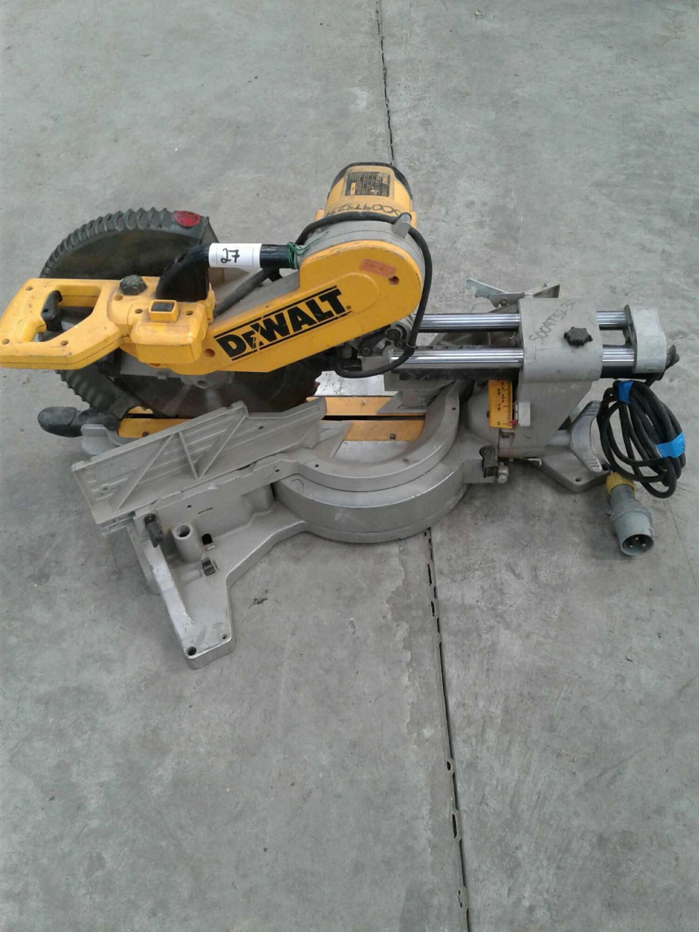 DeWalt mitre saw 110 V