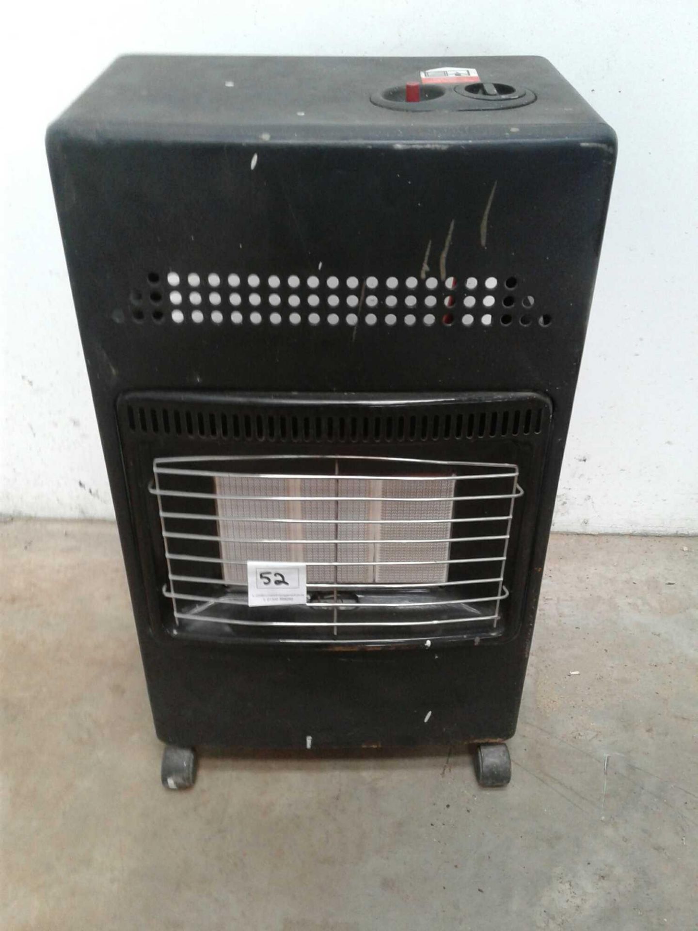 Gas cabinet heater