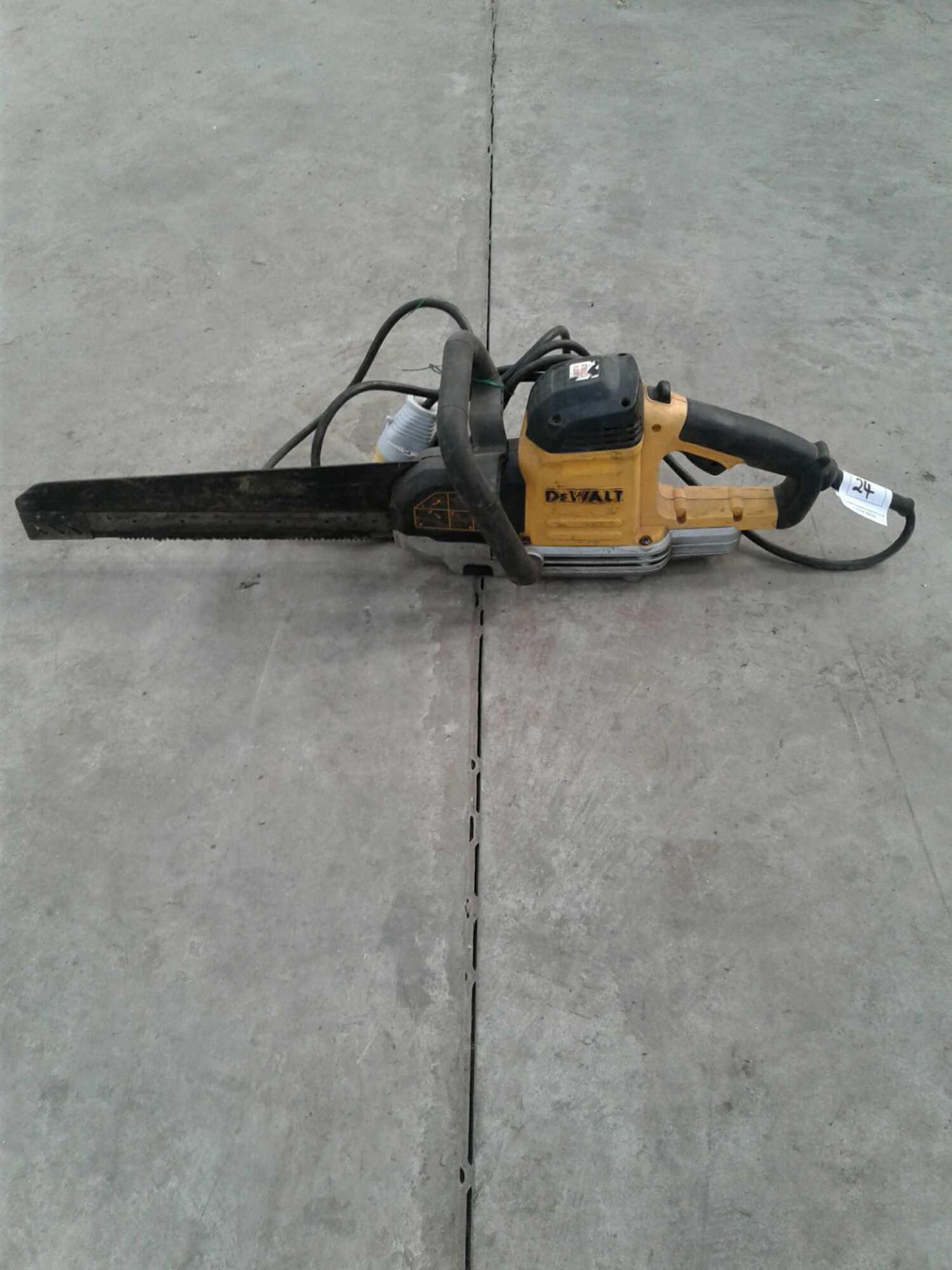 DeWalt wood saw 110 V