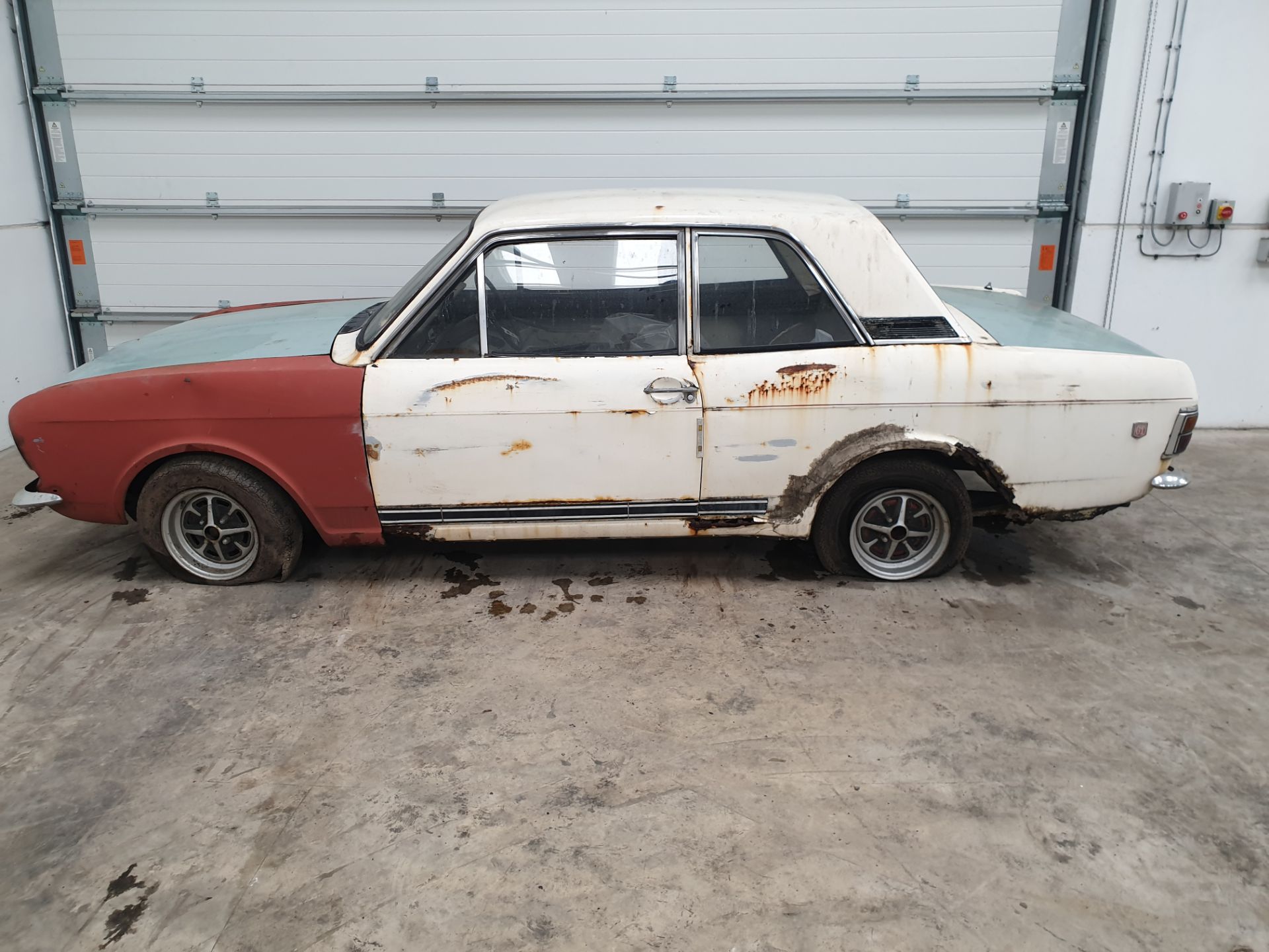 Ford Cortina 1600 GT 2 dr - Image 6 of 11
