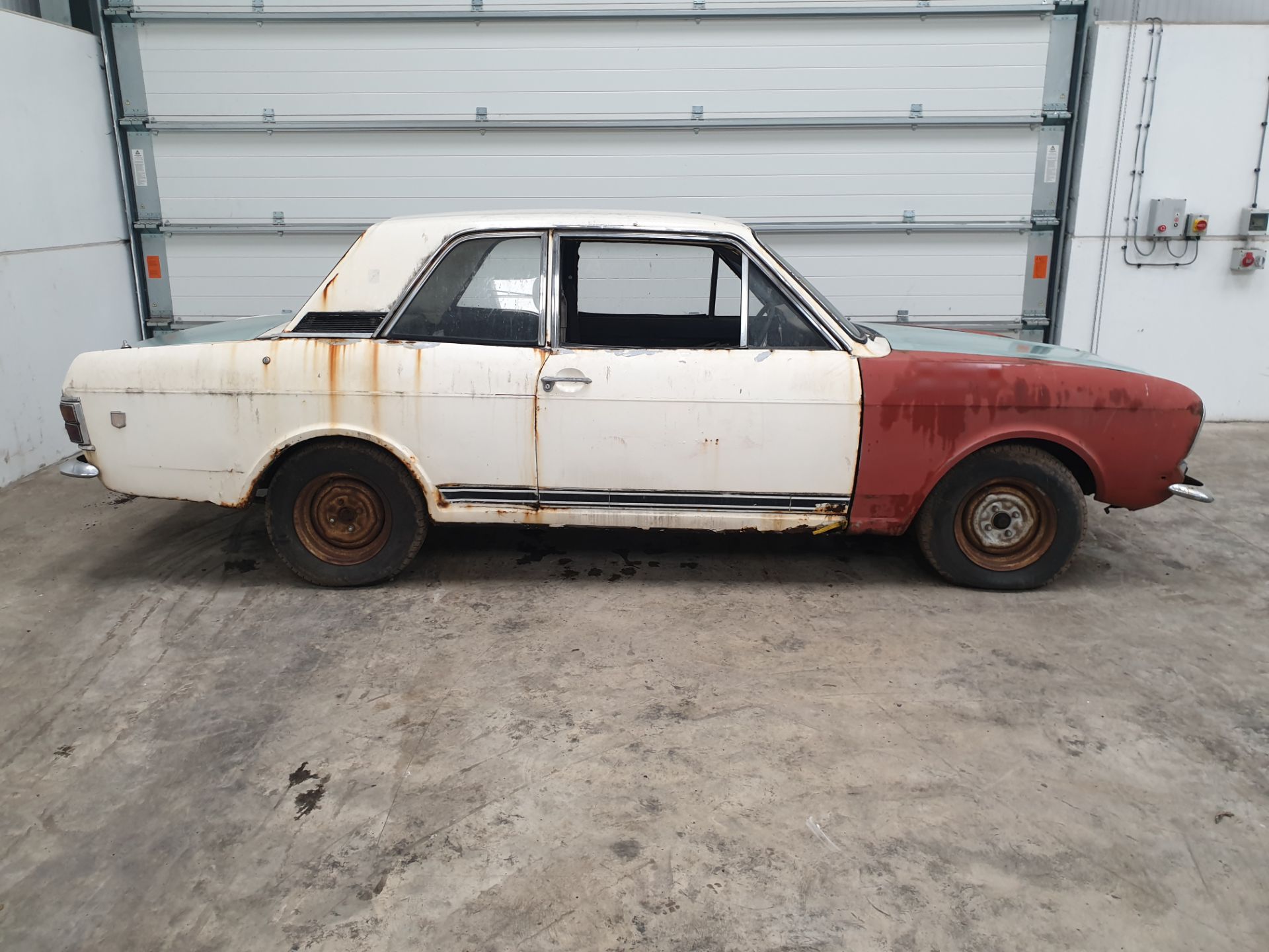 Ford Cortina 1600 GT 2 dr - Image 2 of 11