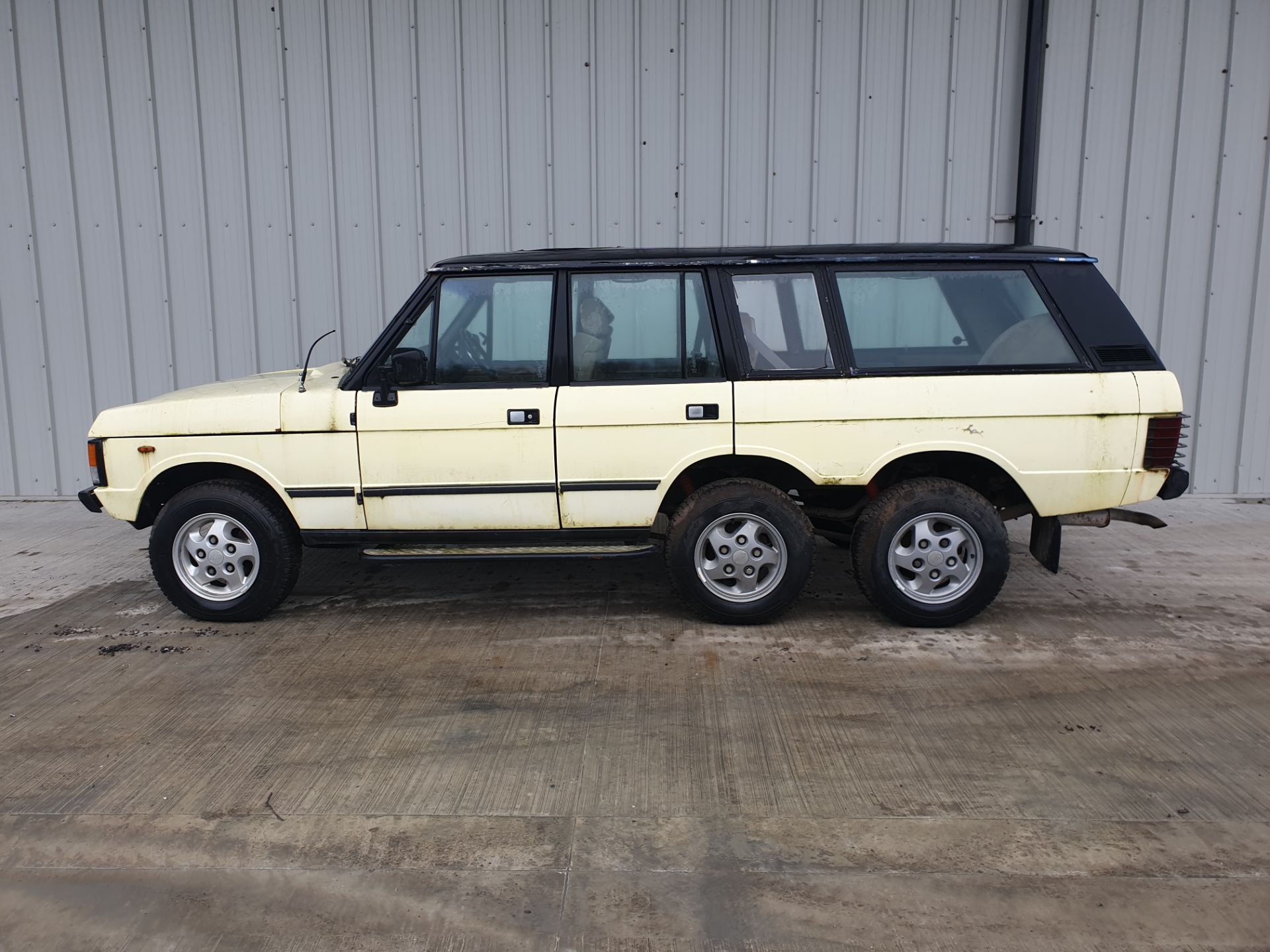 Range Rover Carmicheal 6 Wheel Conversion - Image 6 of 18