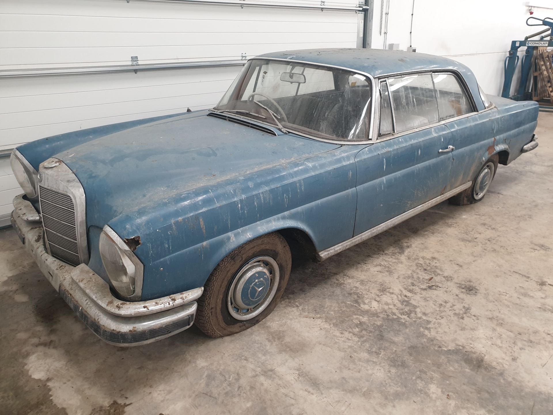 Mercedes 220 SE ROYALE - Image 8 of 19