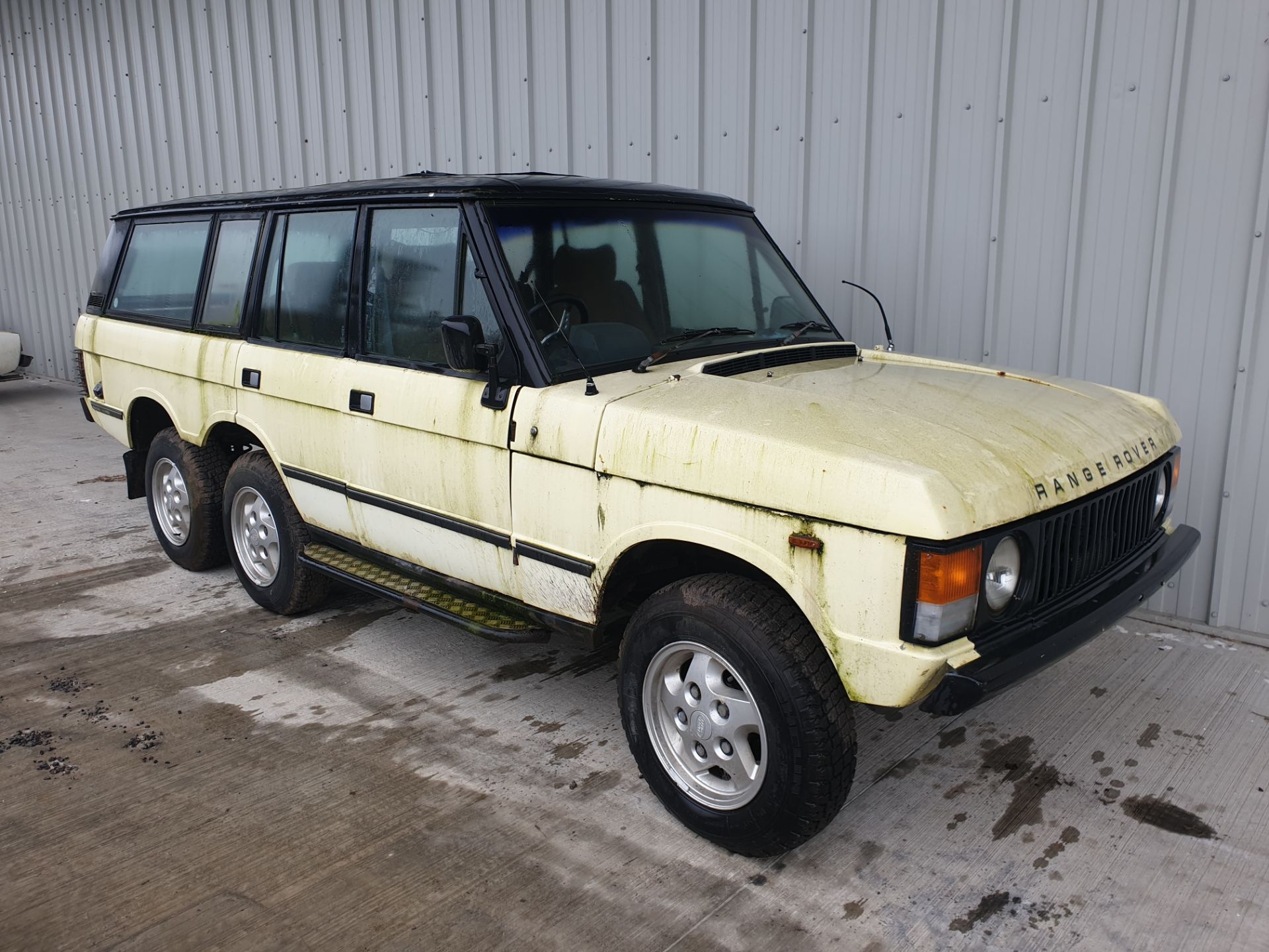 Range Rover Carmicheal 6 Wheel Conversion