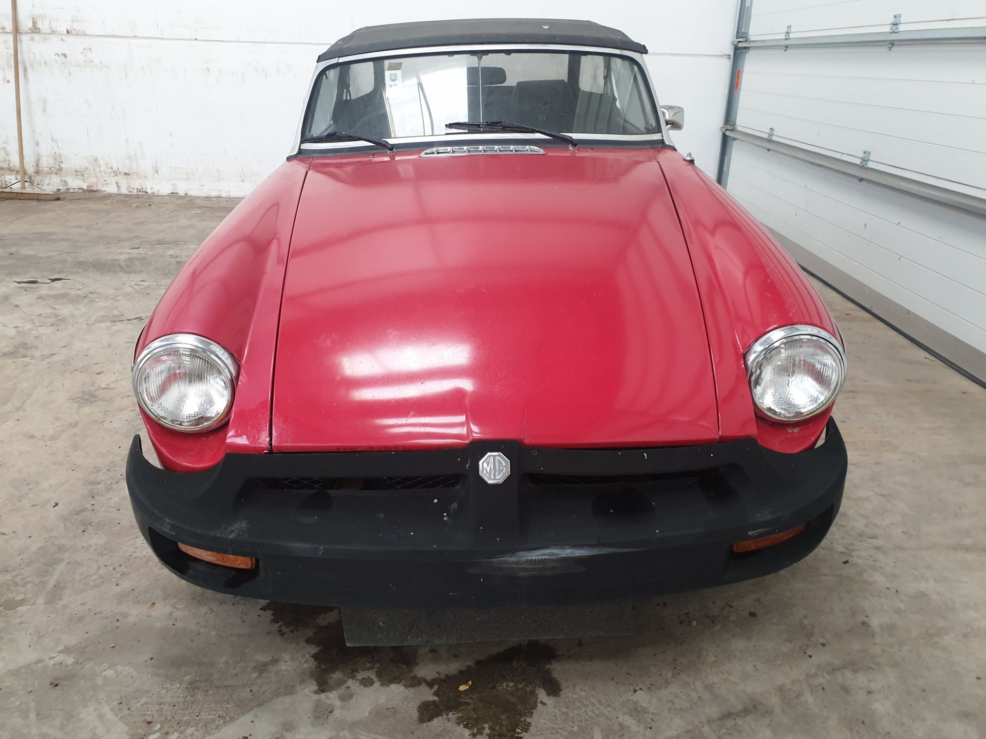 MGB Roadster - Image 8 of 13