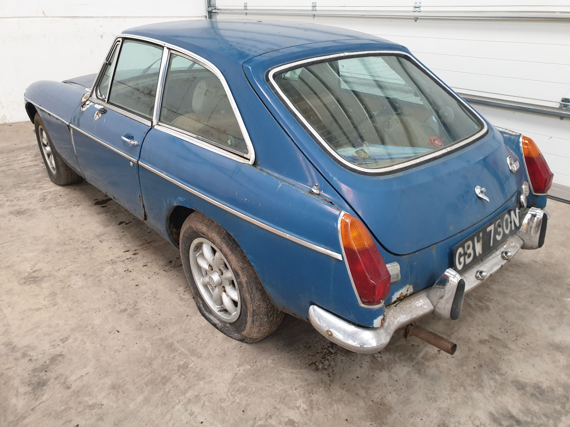 MGB GT - Image 5 of 15