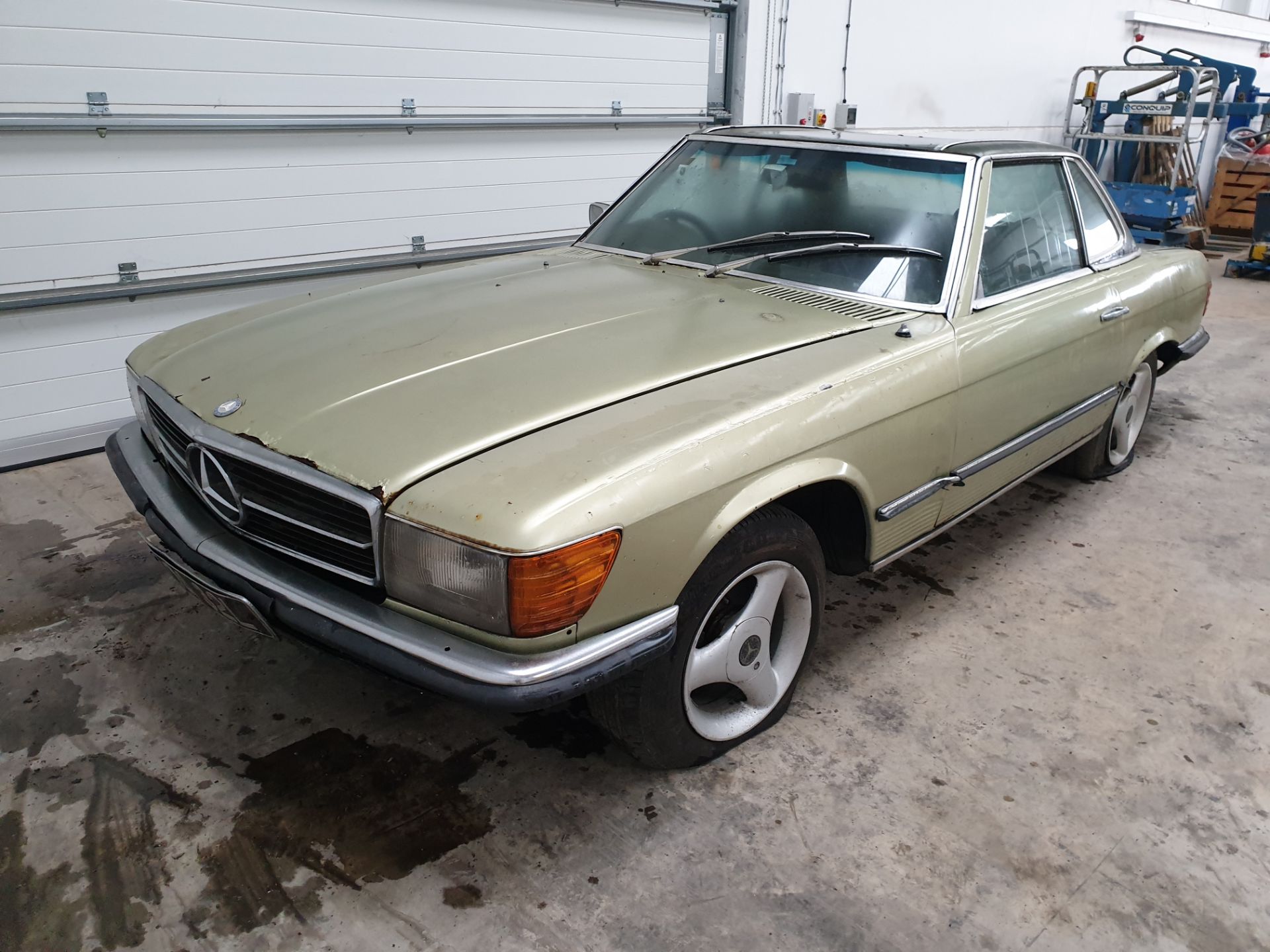 Mercedes 350 SL - Image 7 of 13