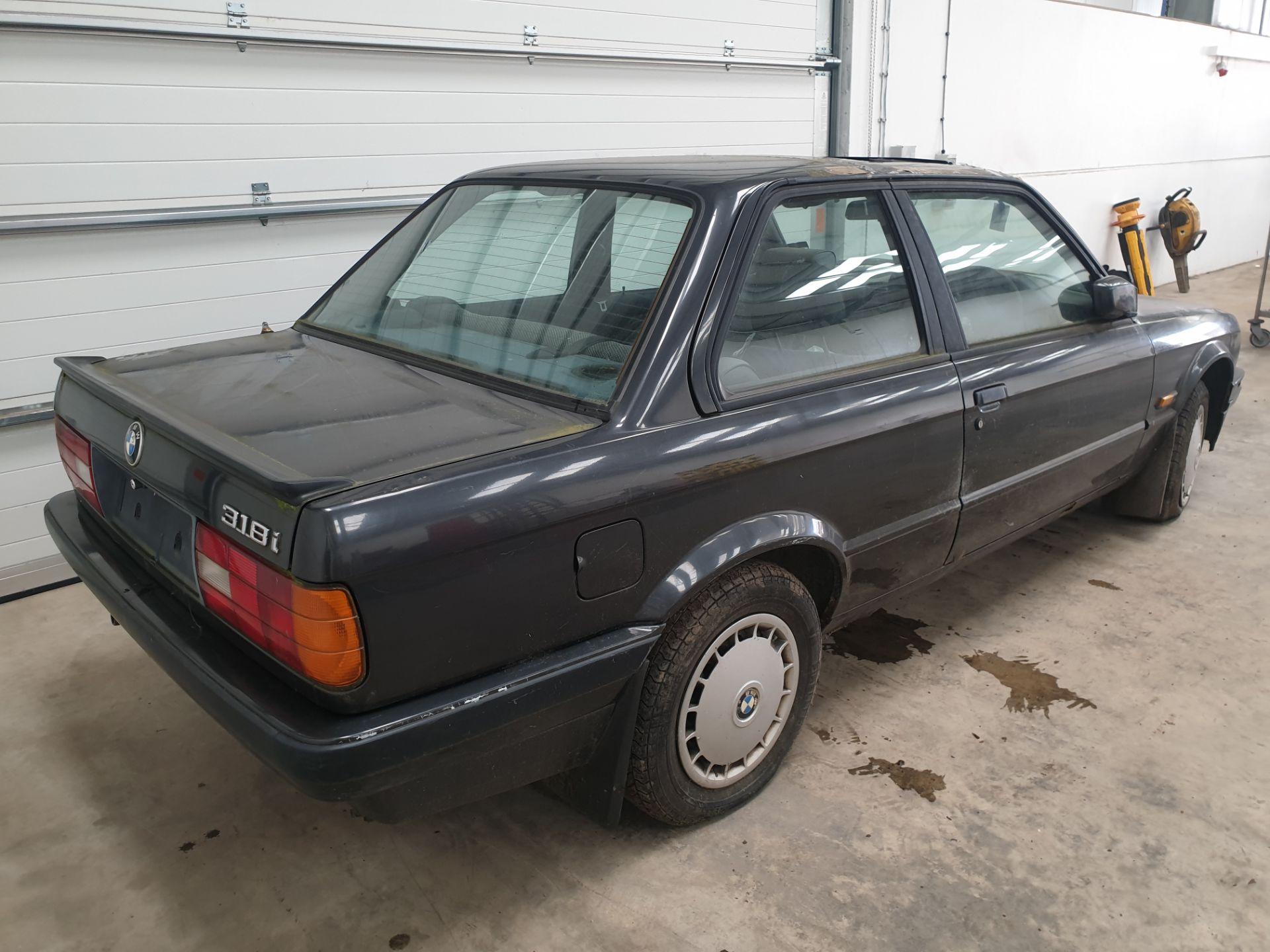 BMW 318 - Image 3 of 14