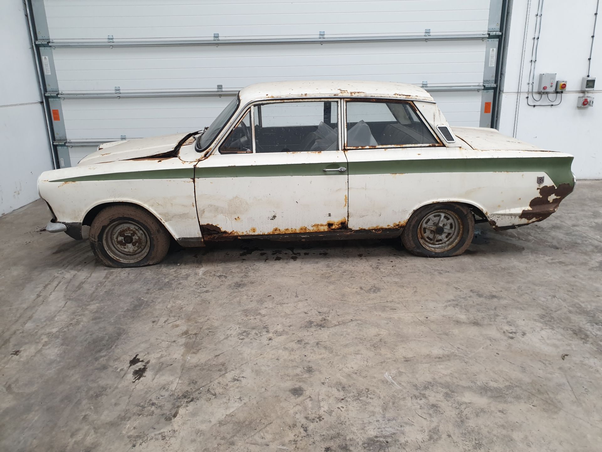 Ford Cortina 2 dr - Image 6 of 14