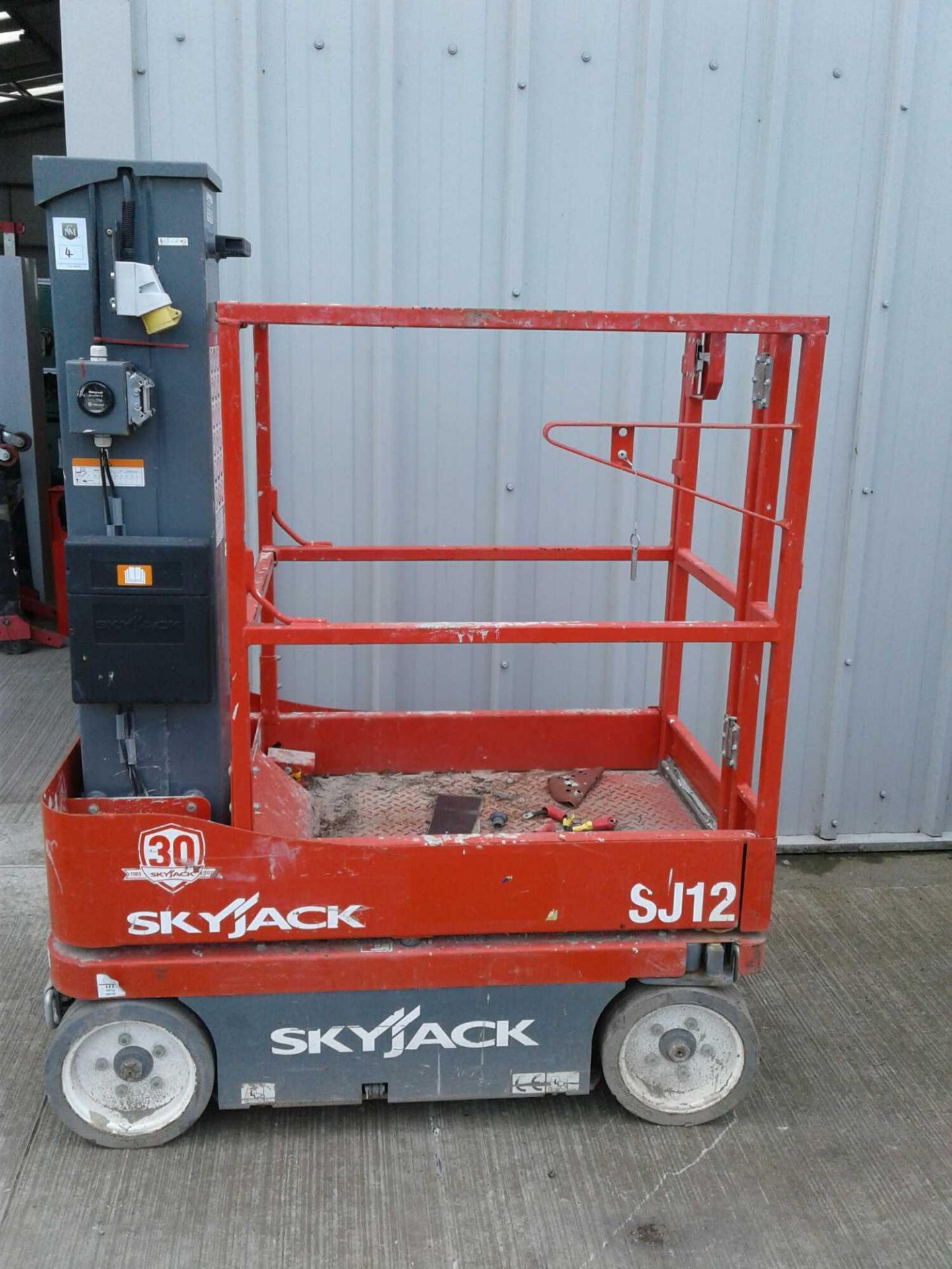 Skyjack access lift 110v SJ-12