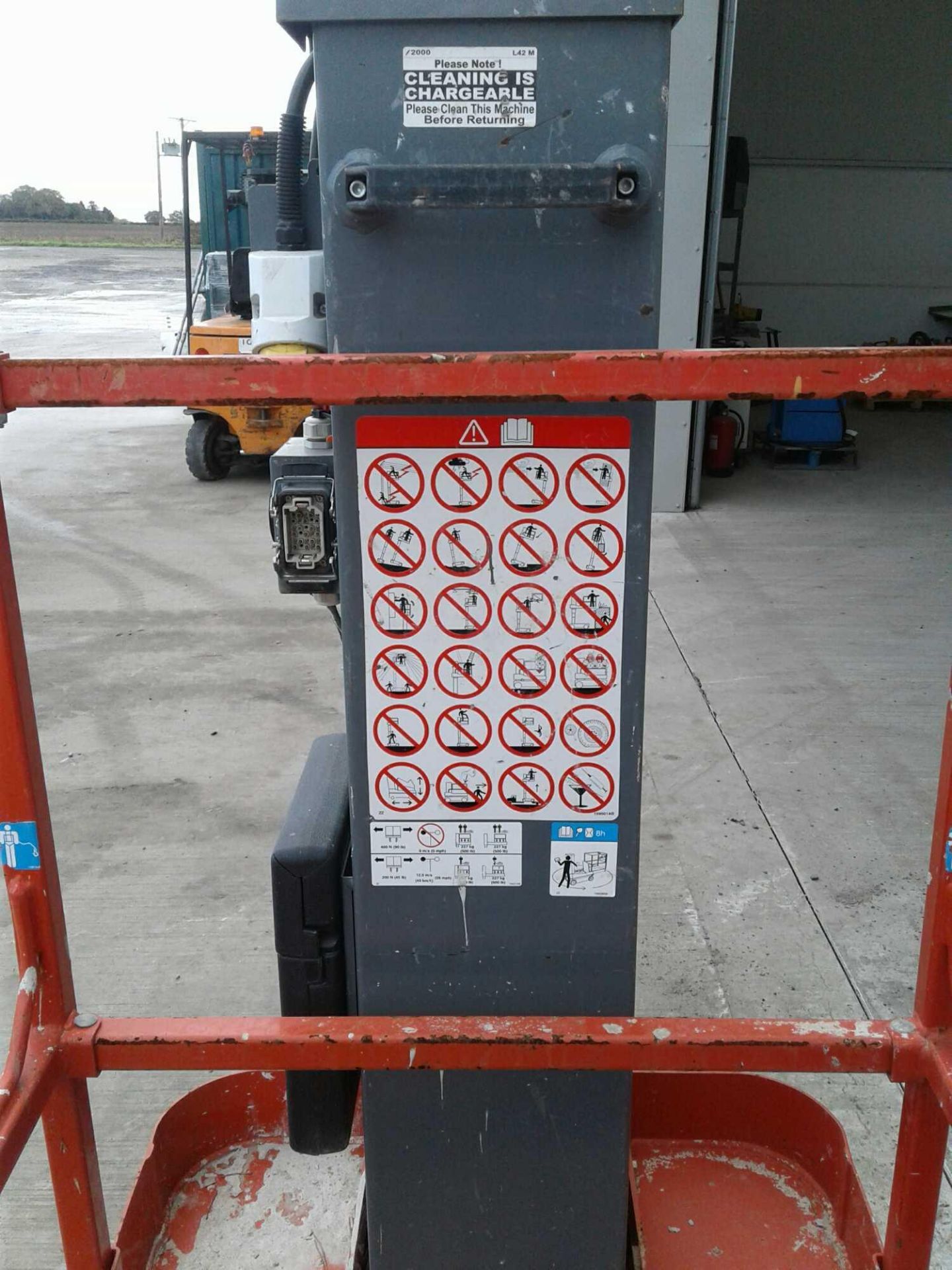 Skyjack access lift 110v SJ-12 - Image 3 of 3