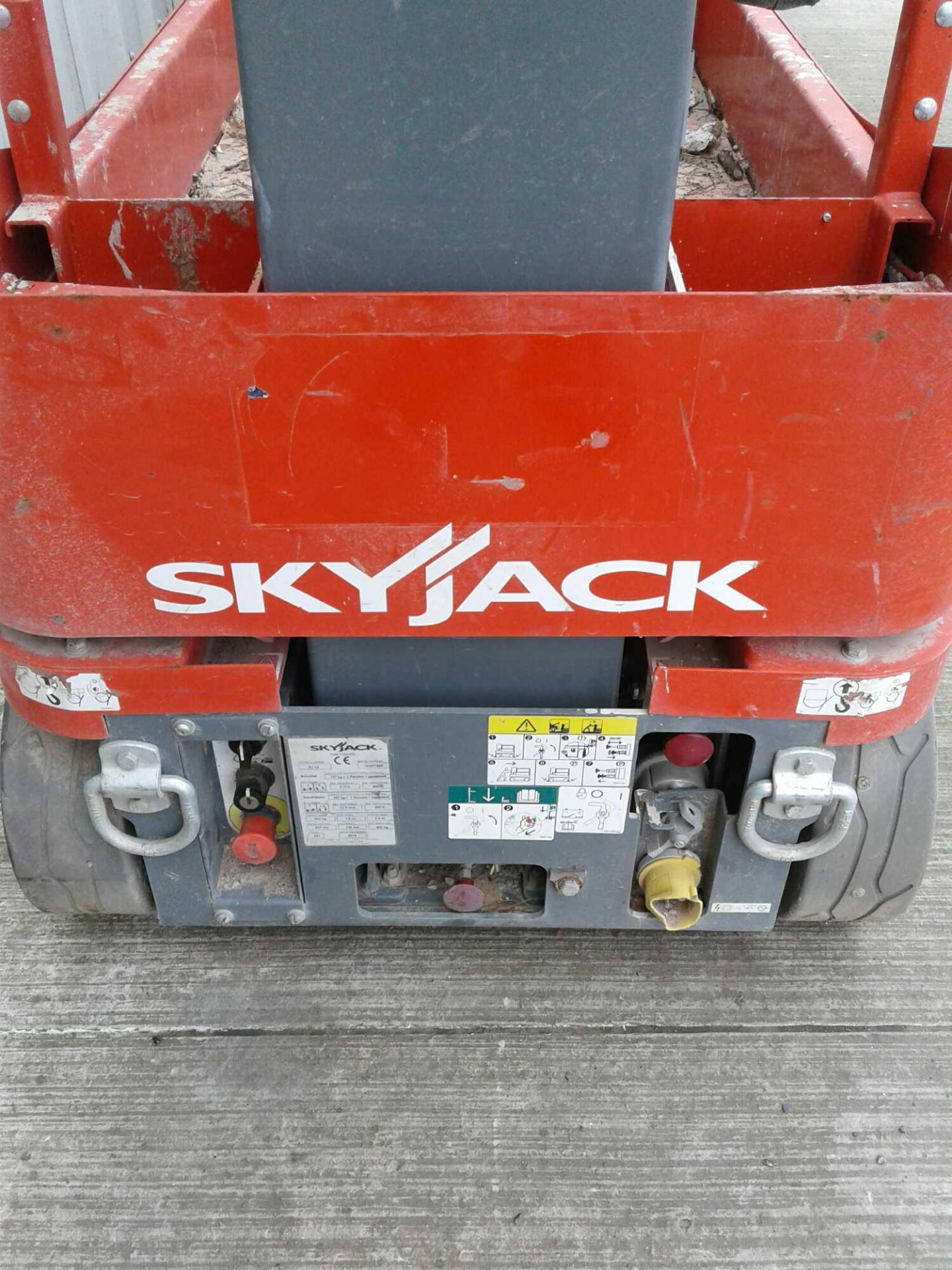 Skyjack access lift 110v SJ-12 - Image 2 of 3
