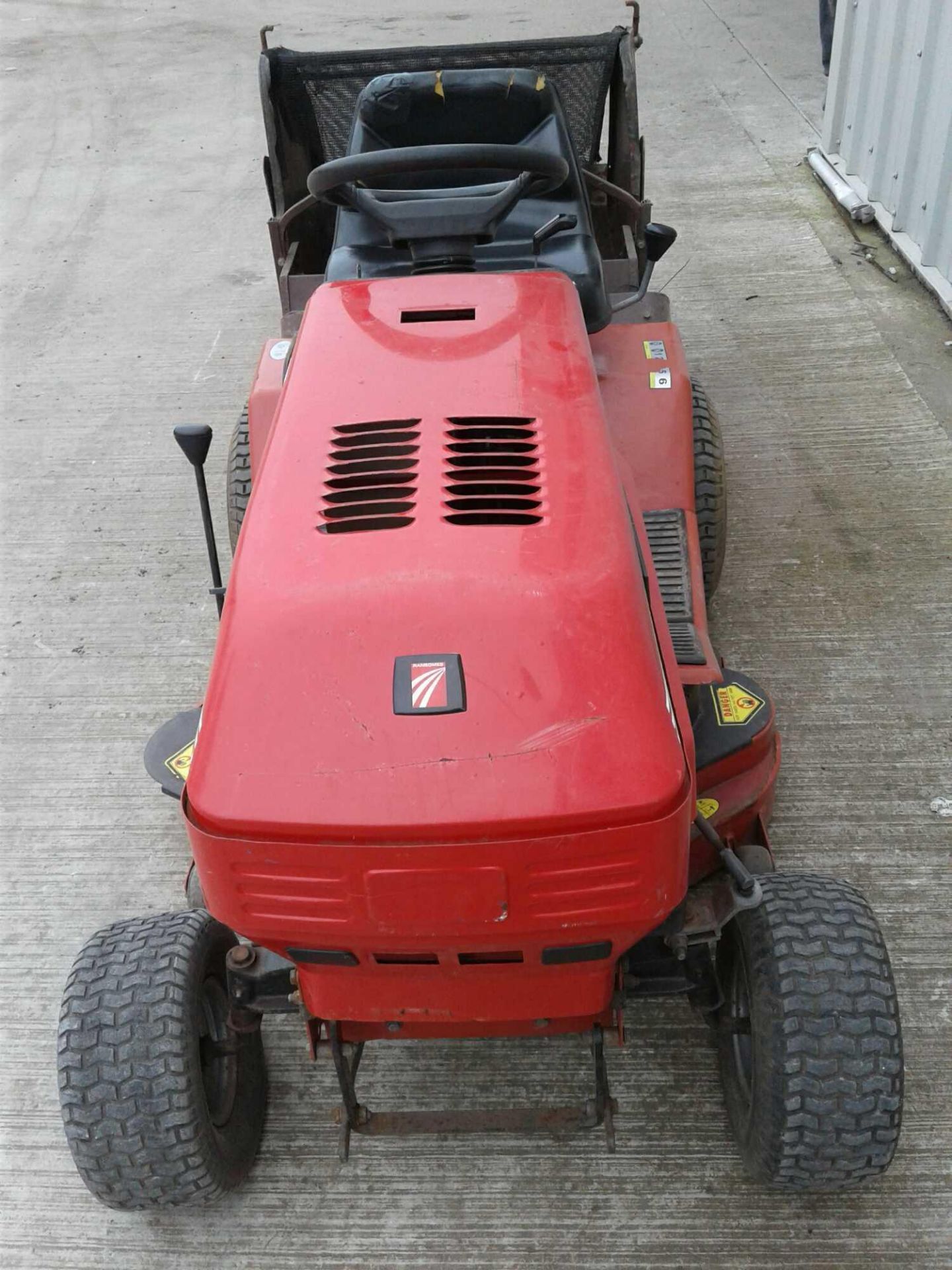 Westwood ride on lawn mower - Image 2 of 4