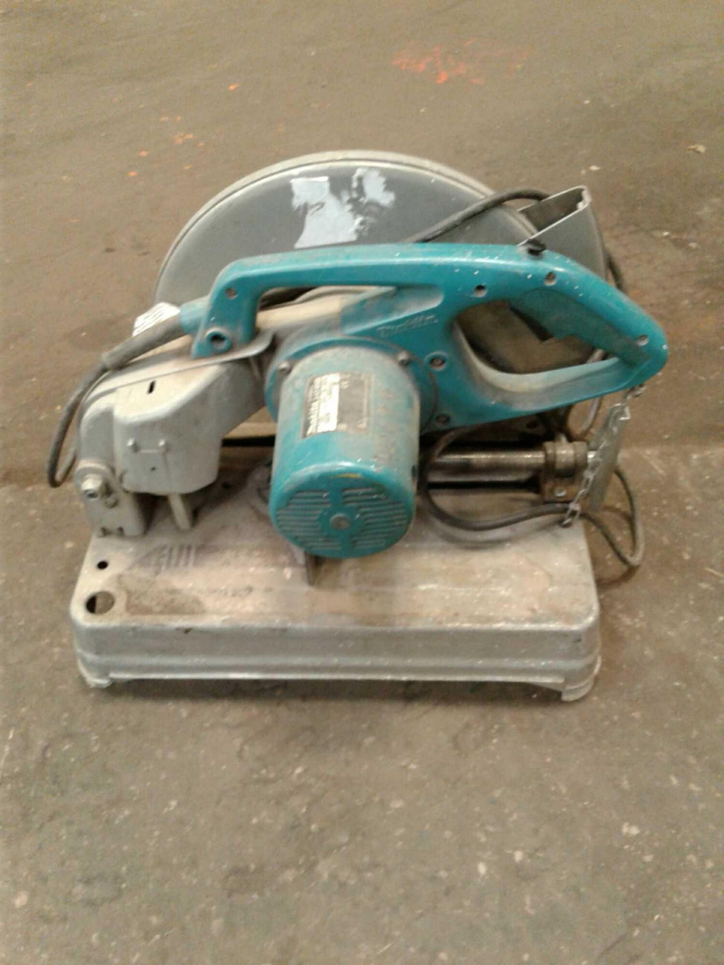 Makita chop saw 110 v - Image 2 of 2