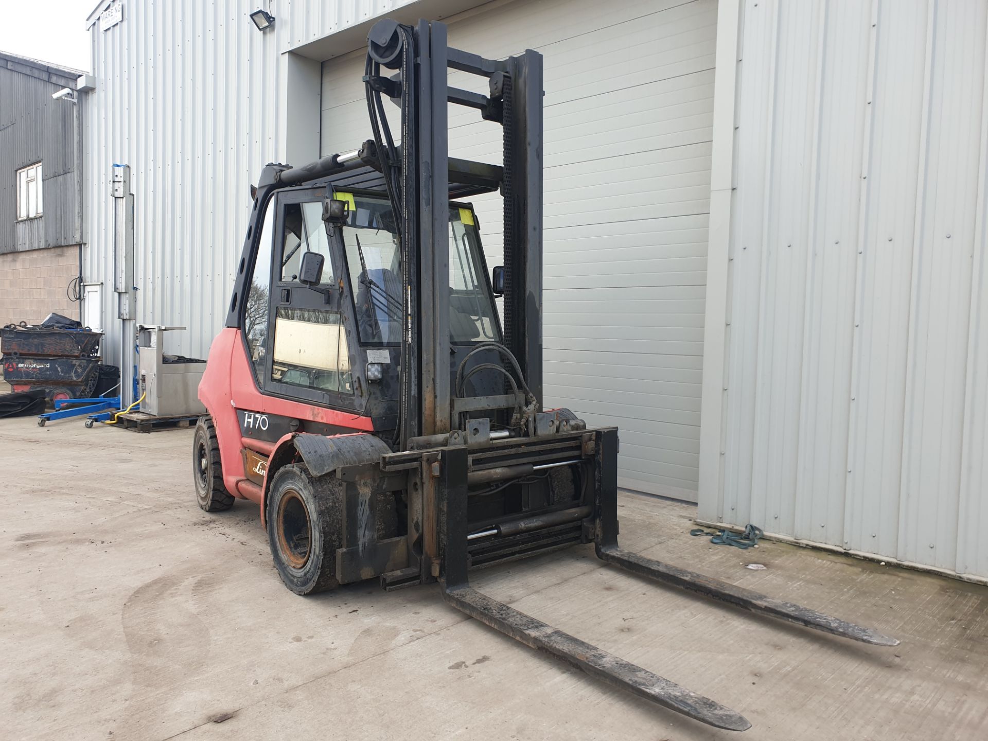 Linde H70 Diesel Forklift - Image 2 of 9