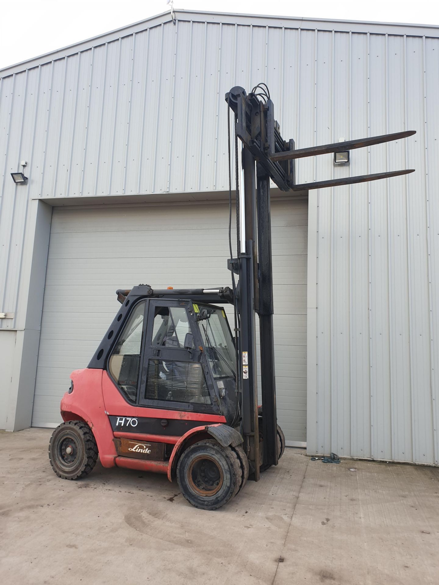 Linde H70 Diesel Forklift - Image 6 of 9