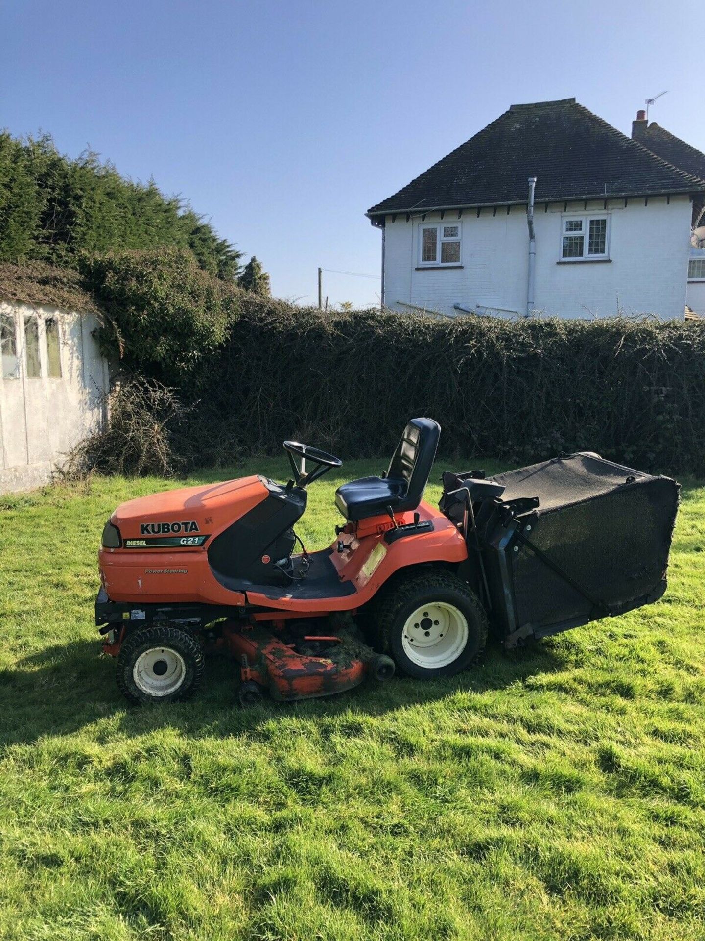 Kubota g21 Ride On Mower - Image 2 of 6