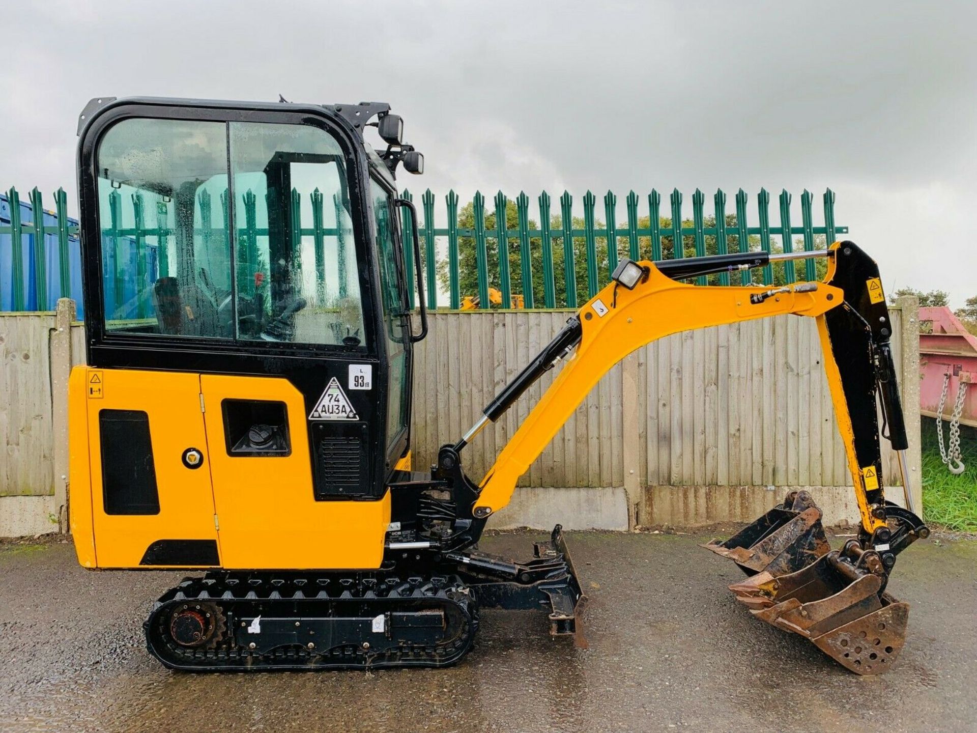 JCB 15C-1 Cabbed Excavator / Digger - Image 3 of 11