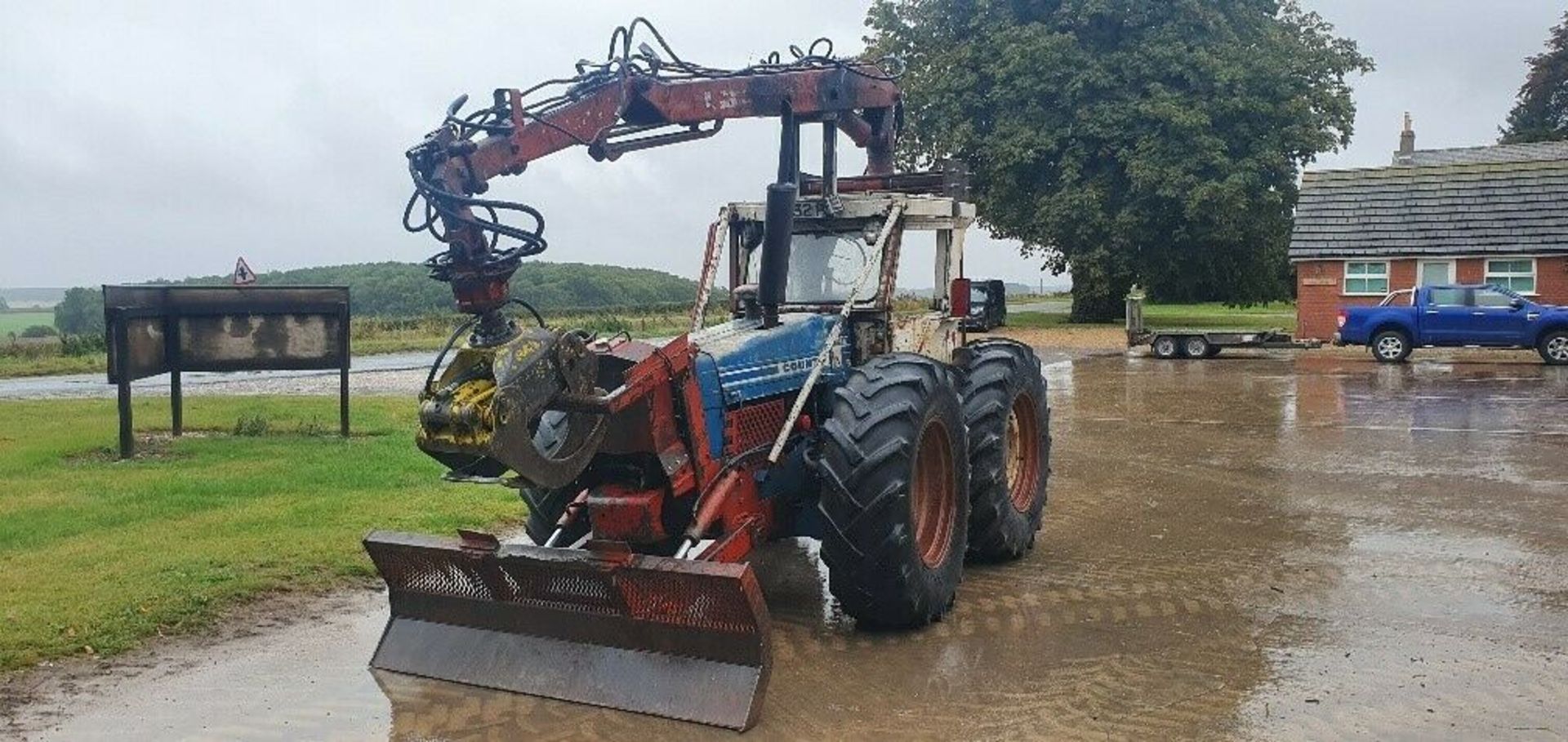 Ford County 1164 Forestry Tractor With Crane - Image 2 of 9