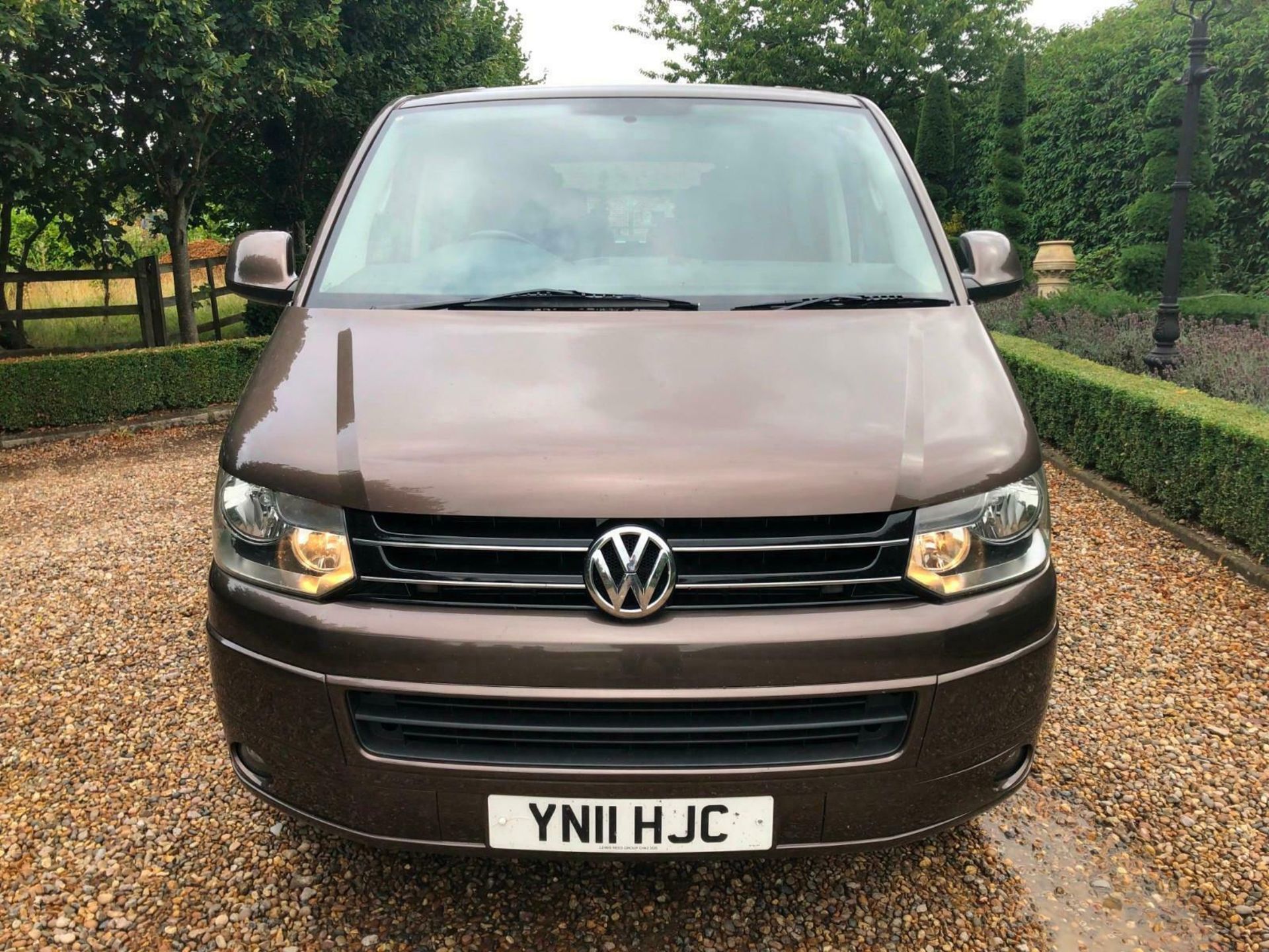 Volkswagen Caravelle - Image 2 of 11