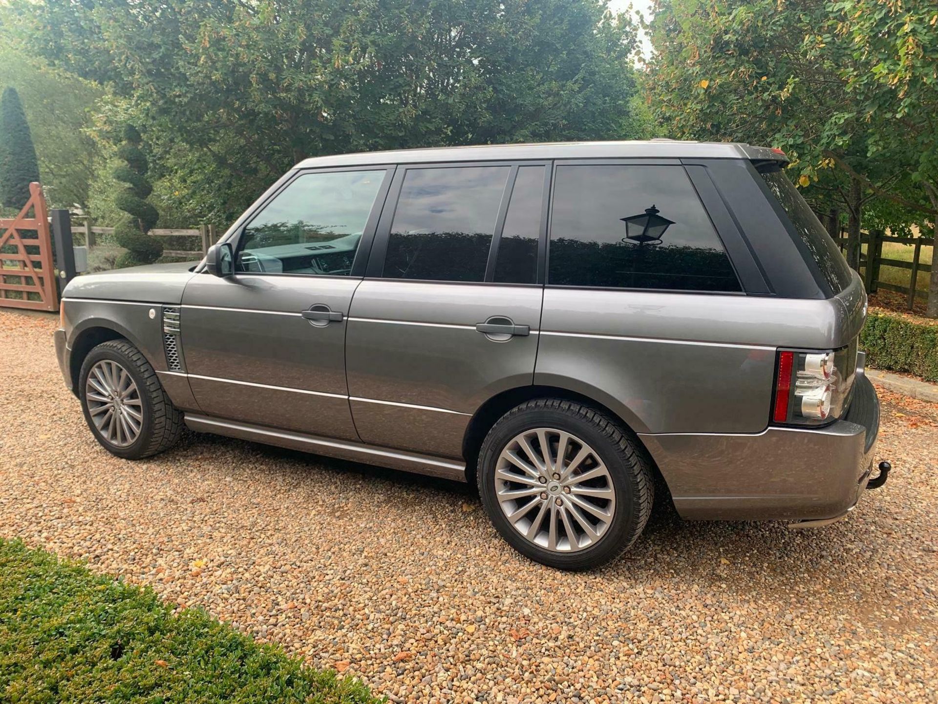 Land Rover Range Rover 4.4TD V8 auto 2011MY Autobiography - Image 5 of 11