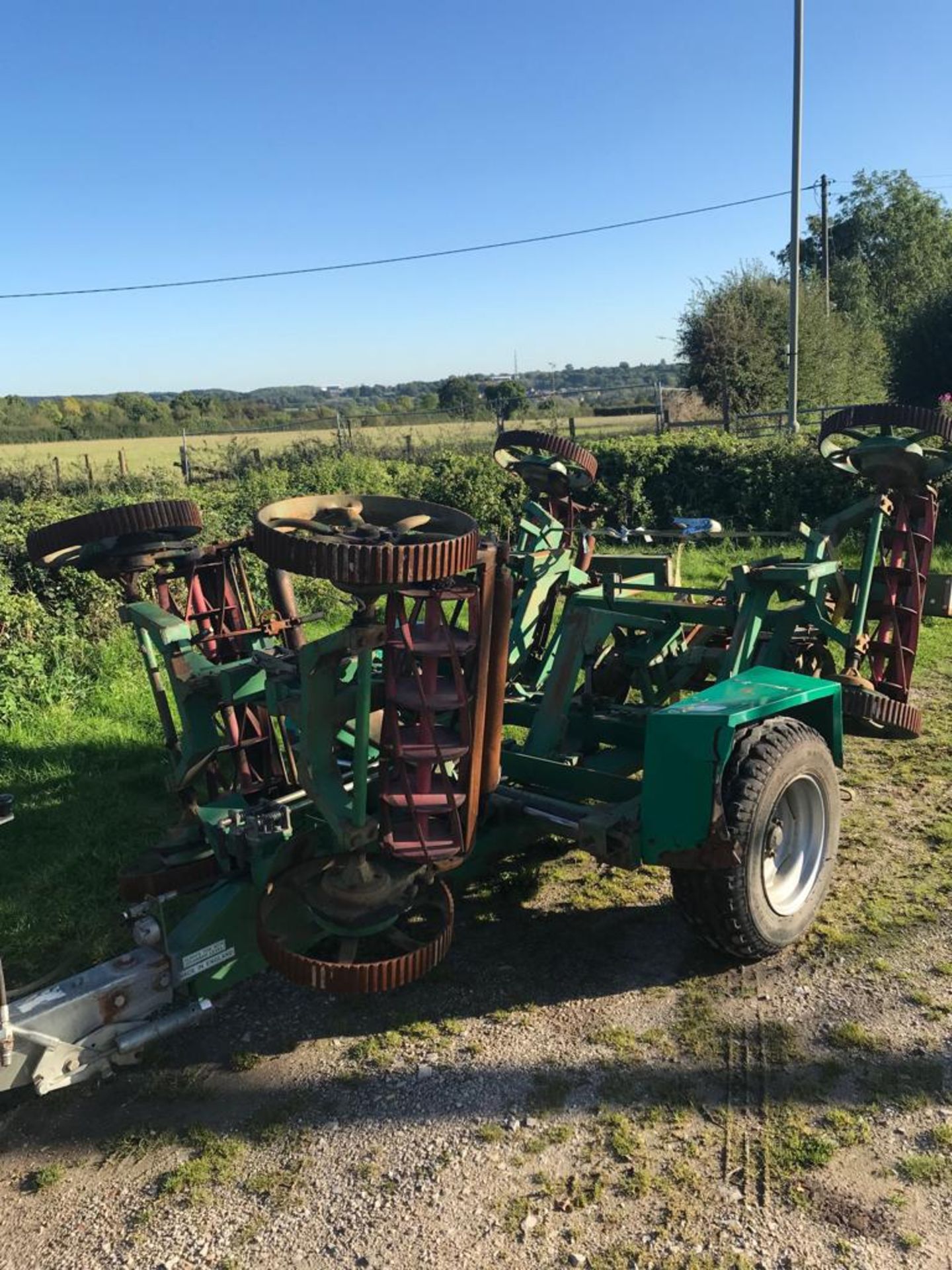 Self Propelled 5 Gang Mower With Rollers - Image 2 of 7