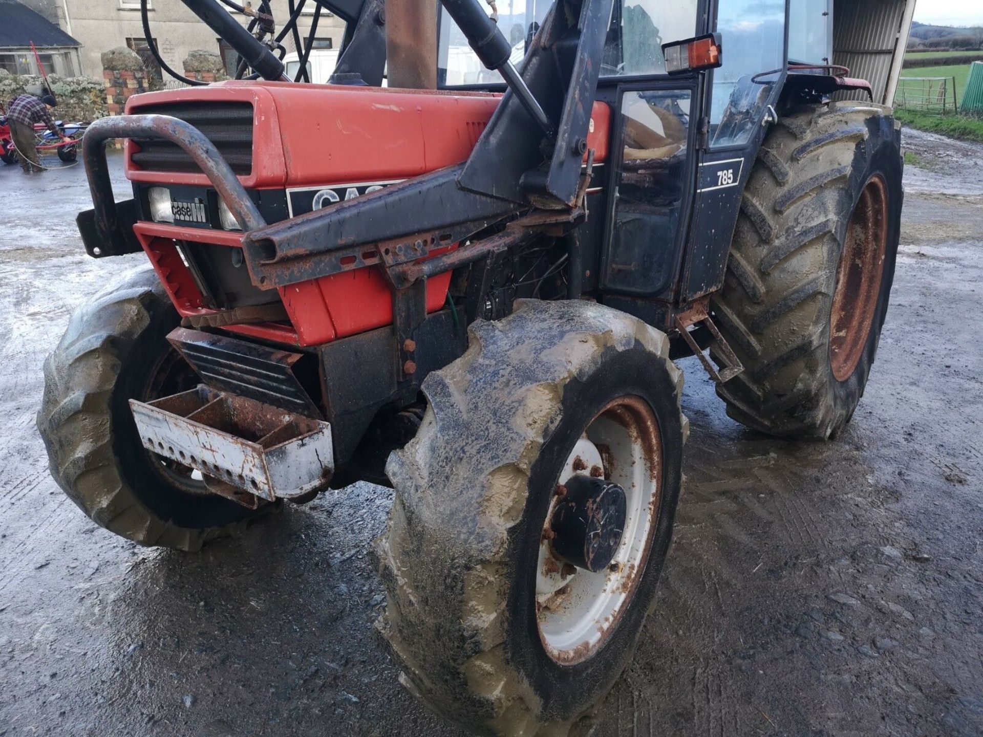 Case International 785 L Tractor and Quickie Loader - Image 11 of 11