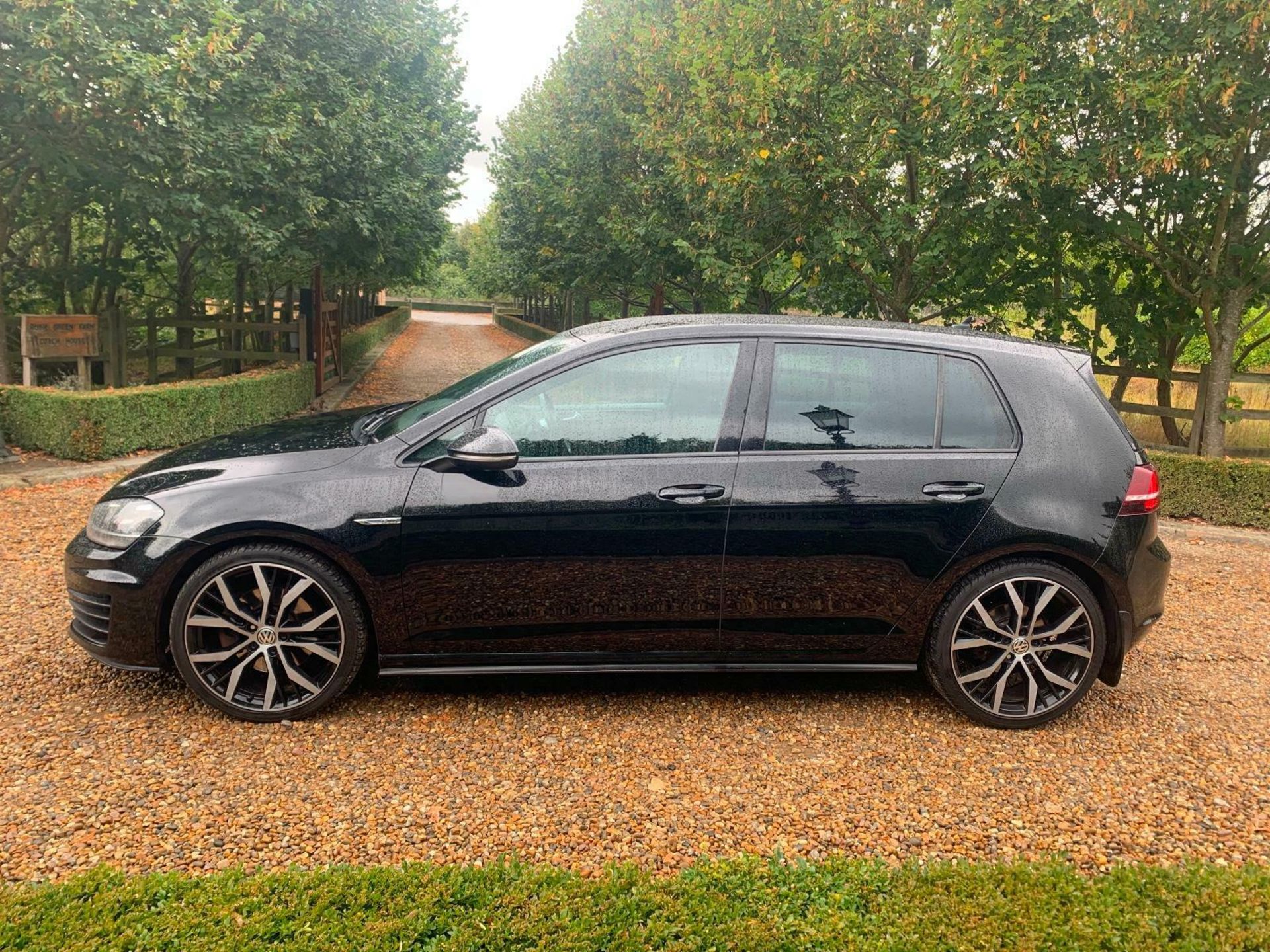 Volkswagen Golf 2.0TDI ( 184ps ) 2014MY GTD - Image 4 of 10