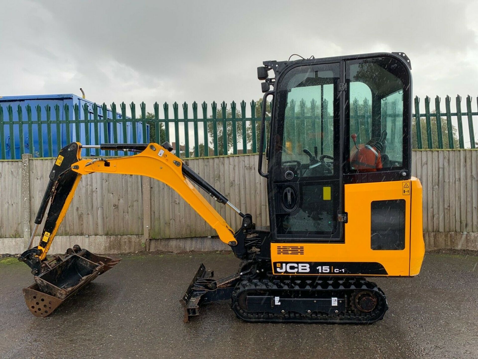 JCB 15C-1 Cabbed Excavator / Digger - Image 2 of 11