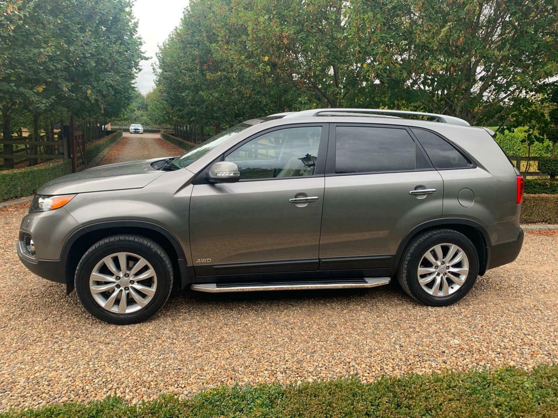 LOT WITHDRAWN | Kia Sorento 2.2CRDi ( 4WD ) ( 7st ) auto 2011MY KX-3 - Image 4 of 9