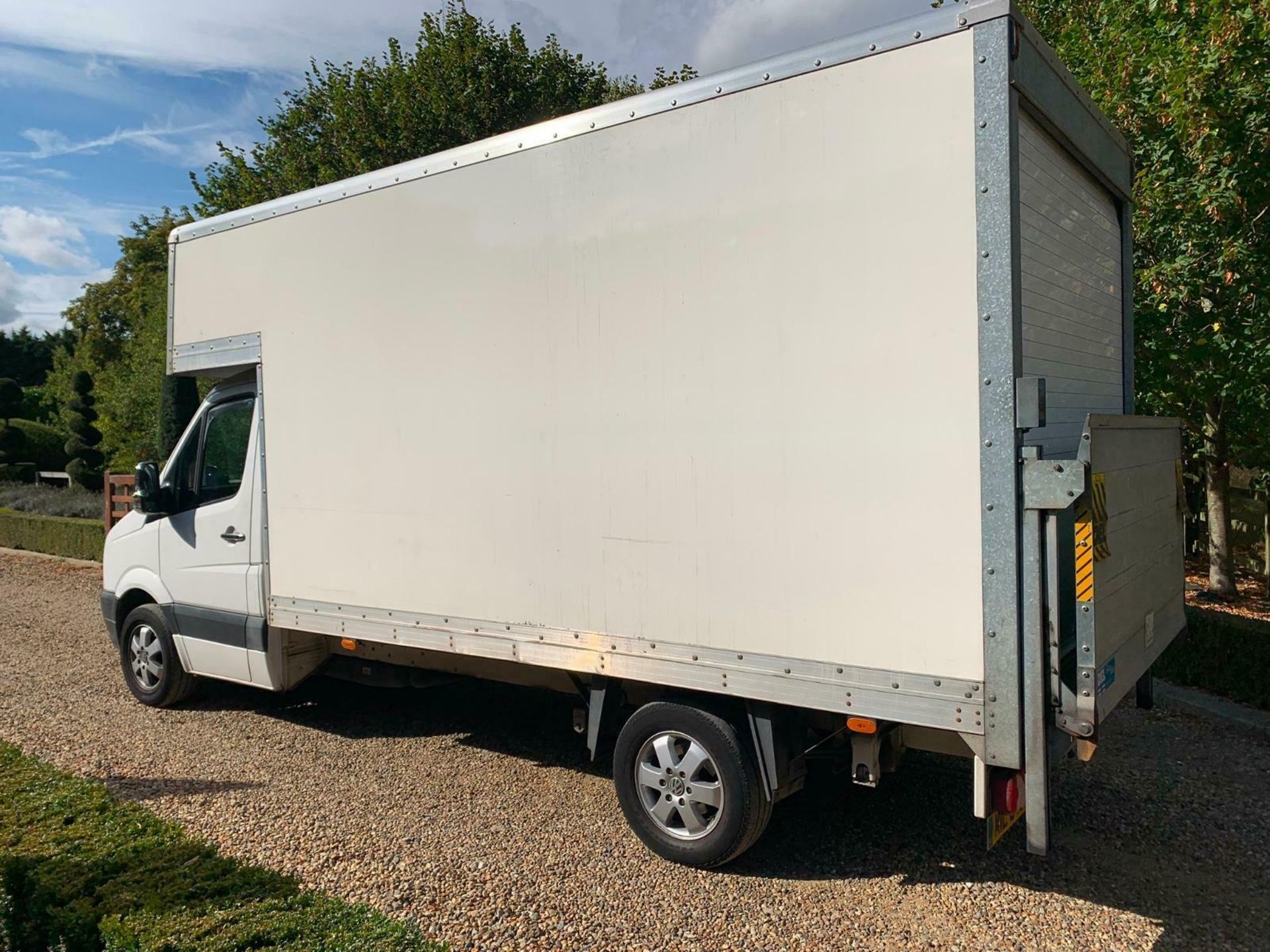 Volkswagen Crafter 2.0TDi ( 109PS ) CR35 MWBElectric Tail Lift - Image 4 of 6