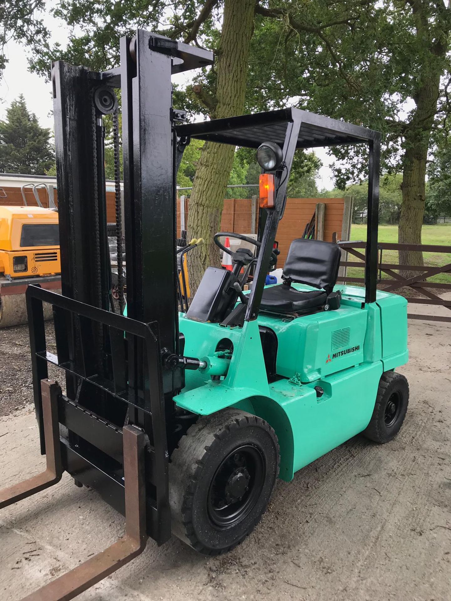 Mitsubishi FD25 Double Marsk Forklift - Image 3 of 6