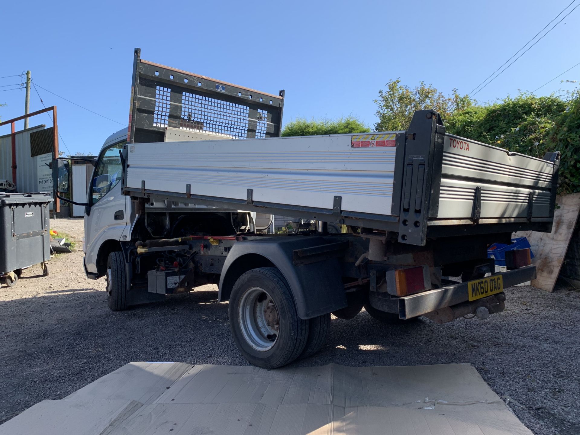 Toyota Dyna Pickup (3-way Tipper Pickup) Registered on the 24th September, 2010 - Image 3 of 4