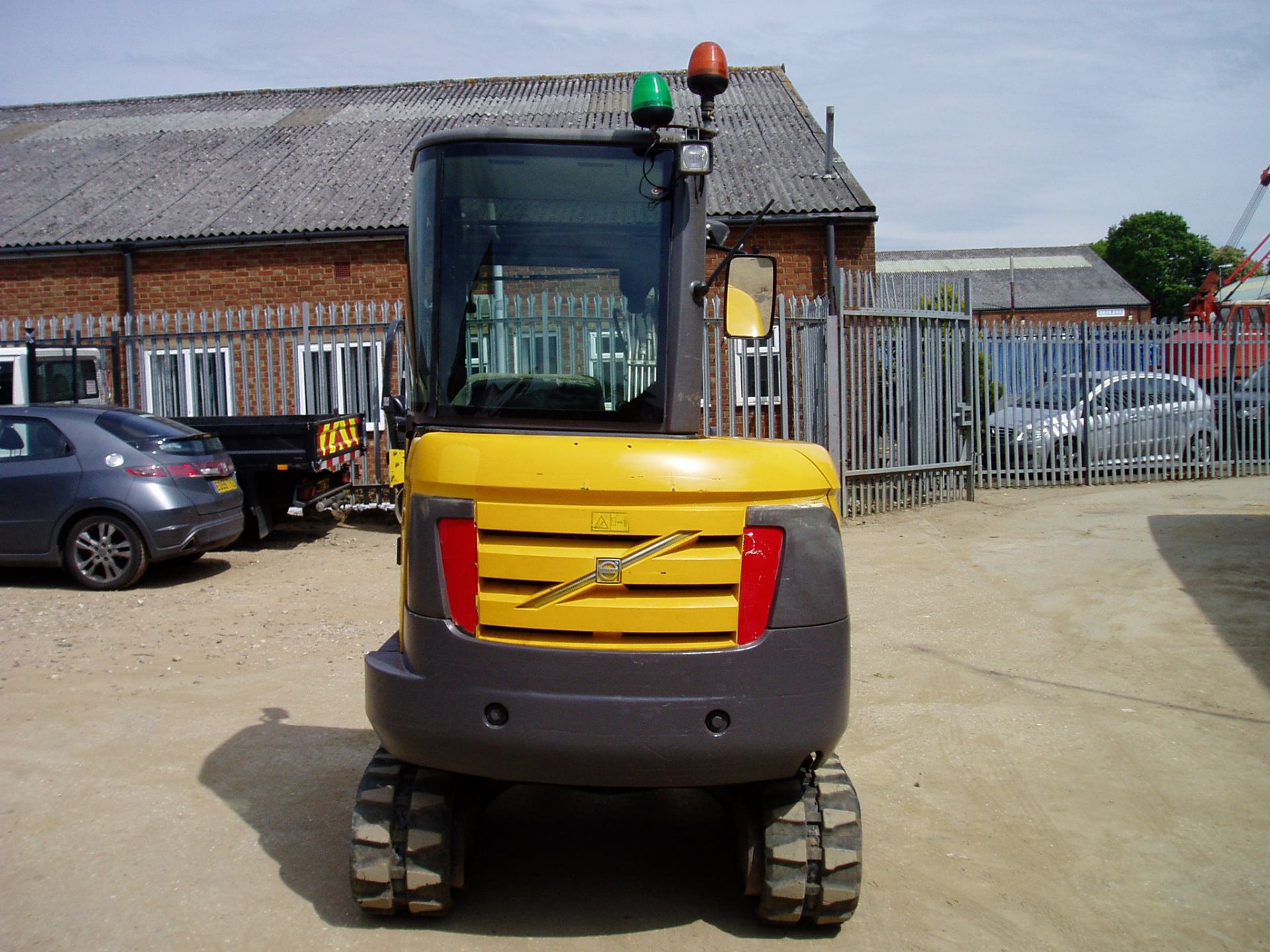 Volvo EC27C 2790Kgs Mini Excavator - Image 7 of 21