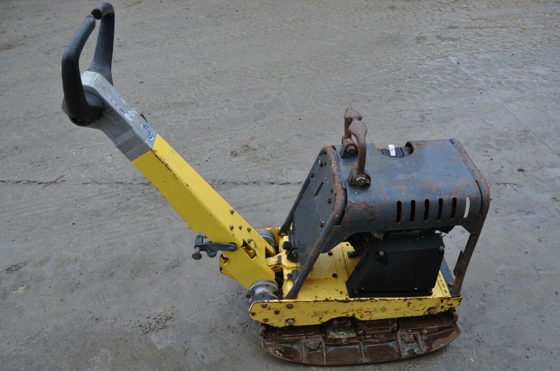 Bomag BPR 30/38 D-3 Reversible Vibratory Plate