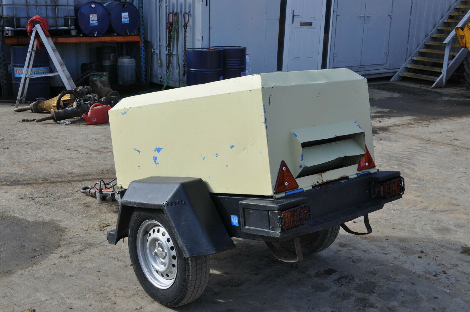 Ingersoll Rand 7/20 Road Towable Compressor - Image 9 of 9