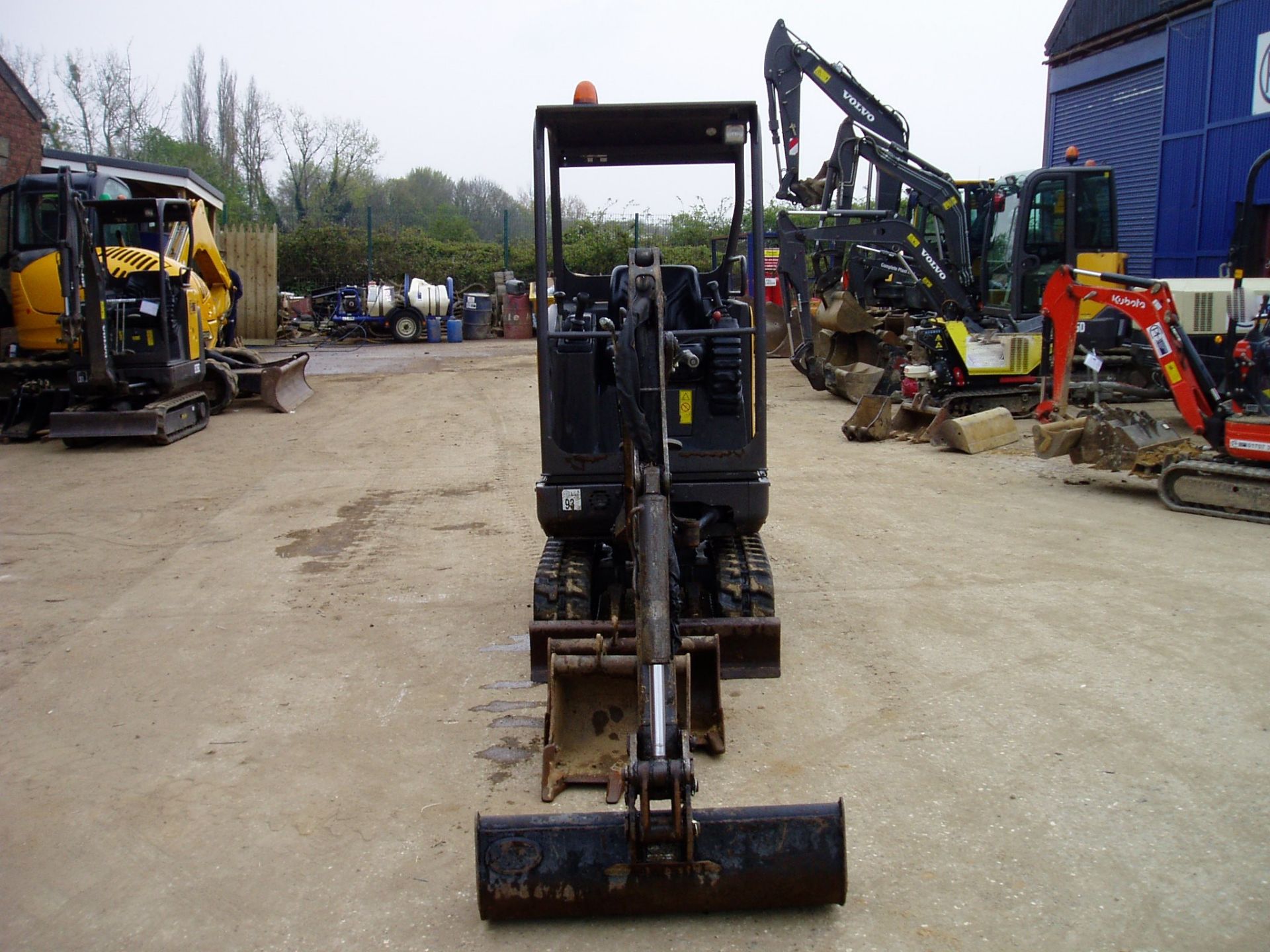 Volvo EC15C 1540Kgs Mini Excavator - Image 3 of 19