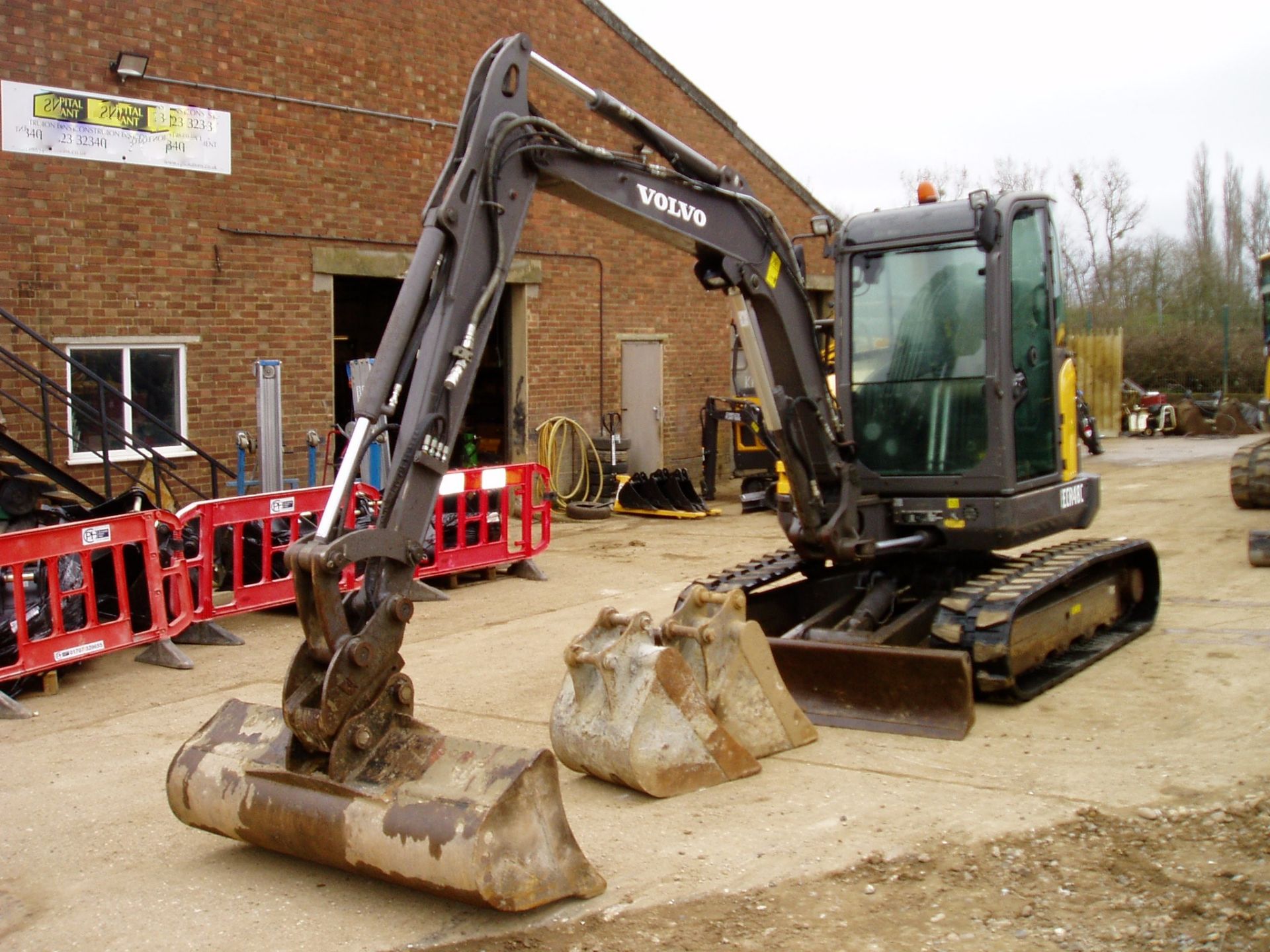 Volvo ECR48C 4850Kgs Reduced Tail Swing Midi Excavator - Image 7 of 22