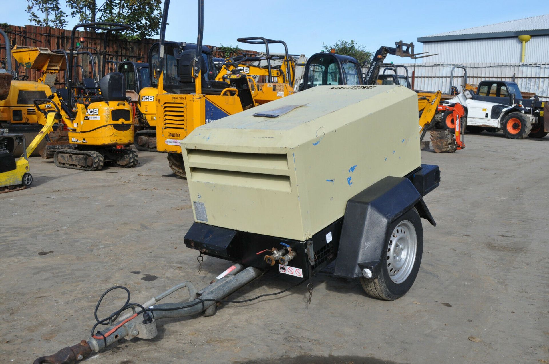 Ingersoll Rand 7/20 Road Towable Compressor - Image 6 of 9